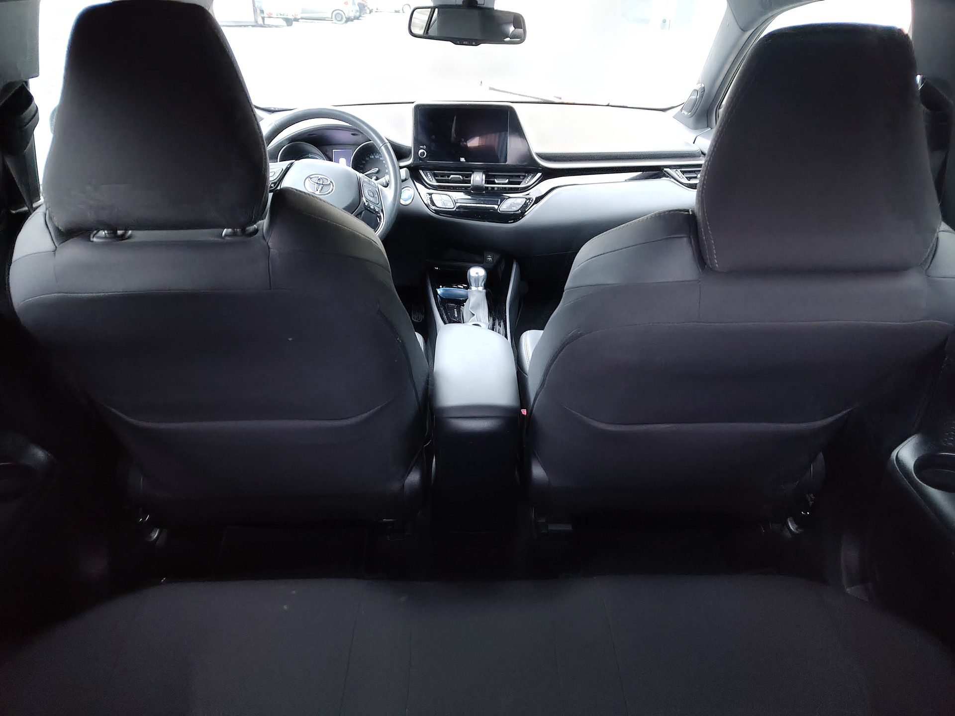 TOYOTA C-HR 1.8 HSD CVT Trend-image-10