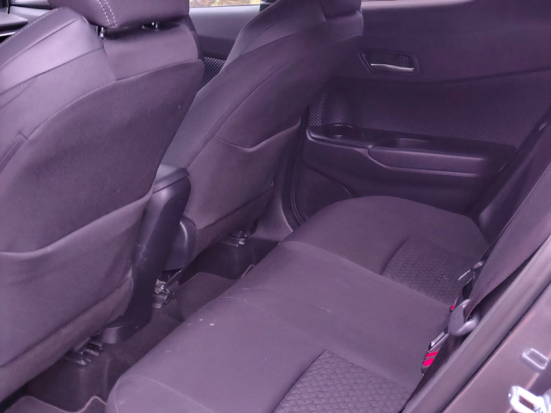 TOYOTA C-HR 1.8 HSD CVT Trend-image-9