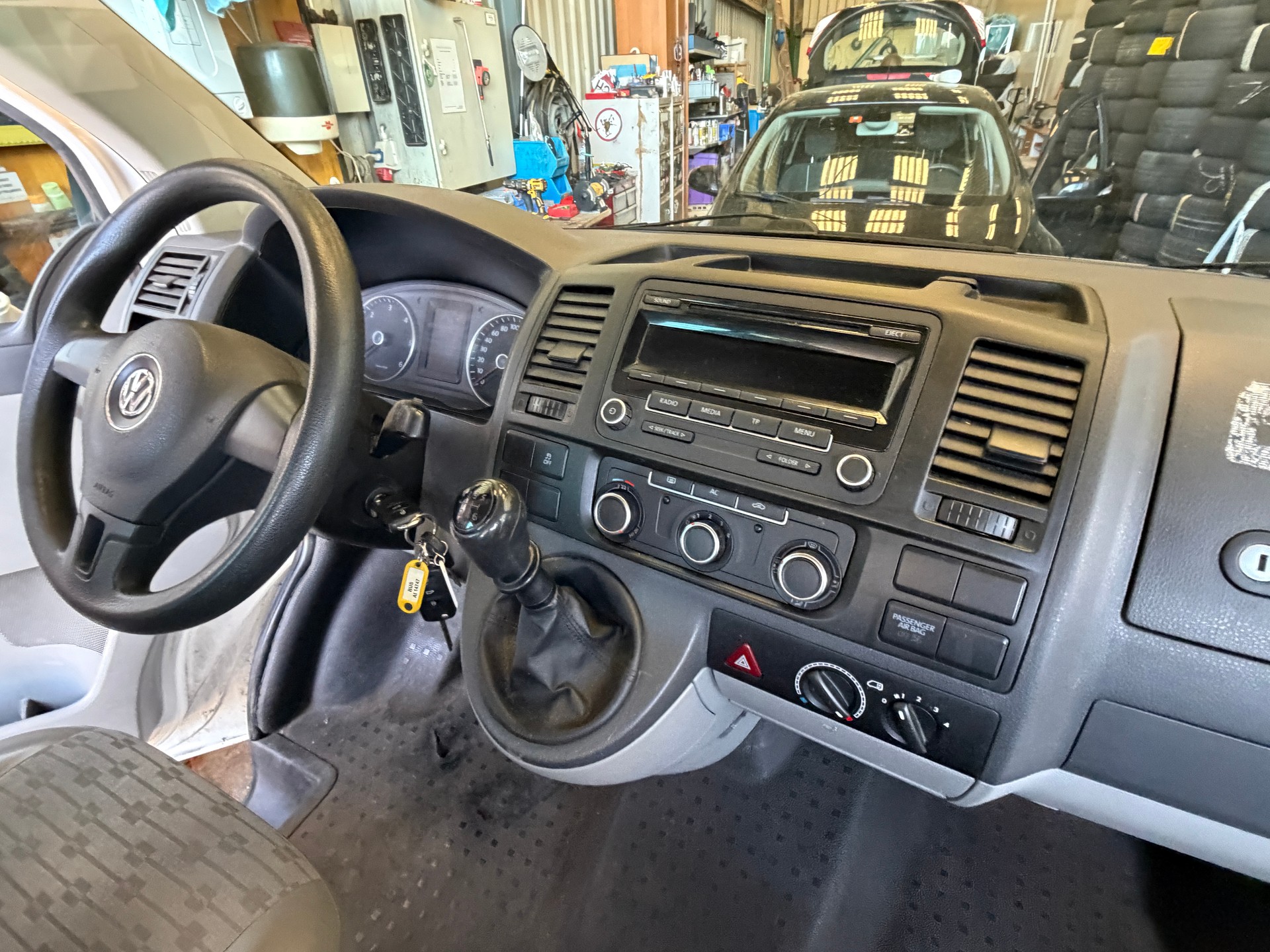 VW T5 2.0 TDI BMT-image-5