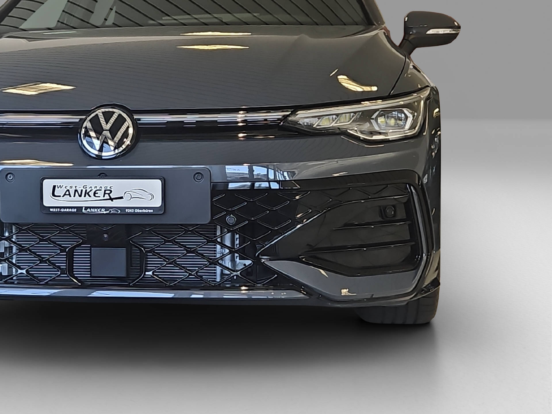 VW Golf VIII 1.5 eTSI R-Line DSG-image-17