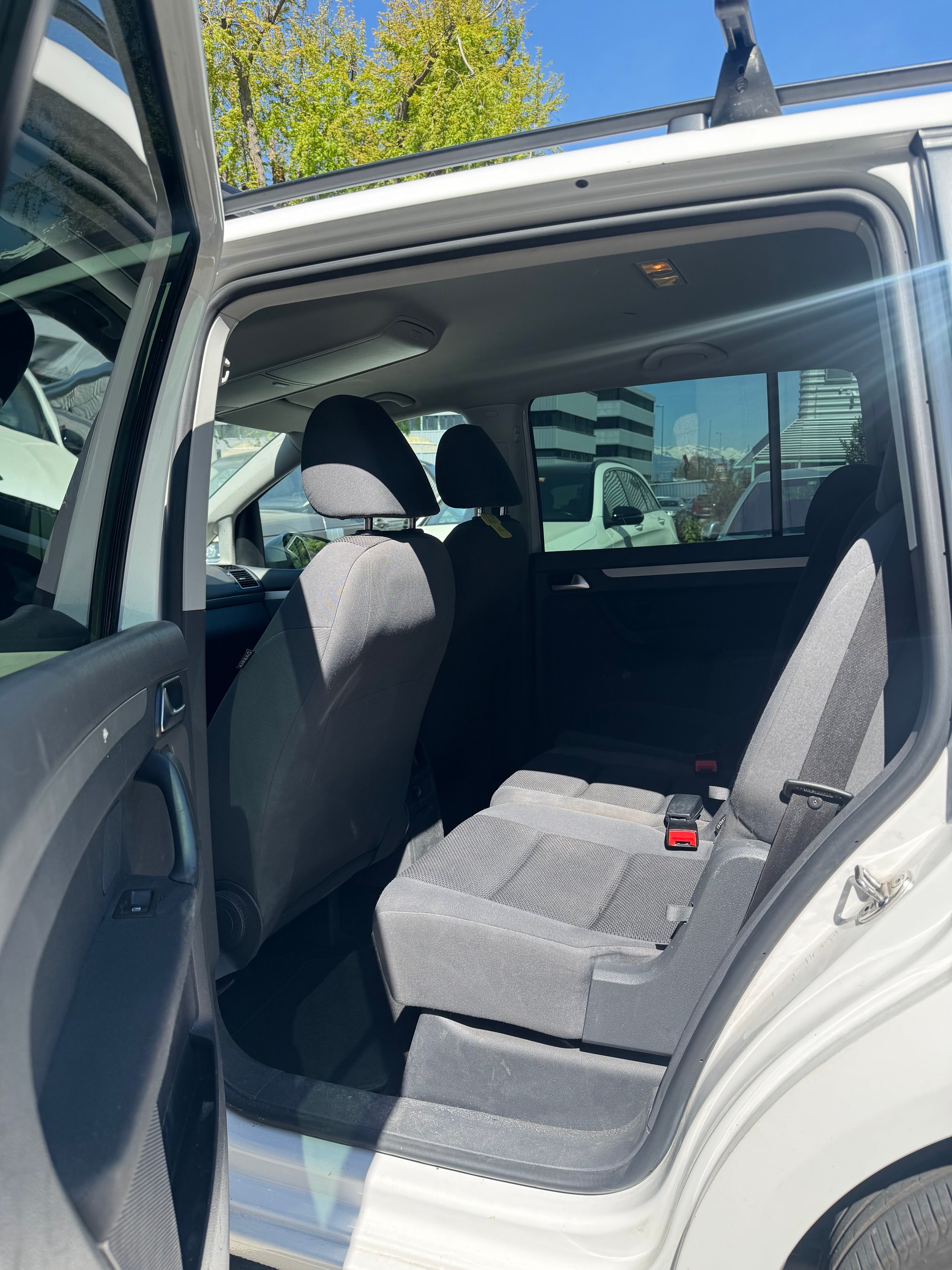 VW TOURAN-image-4