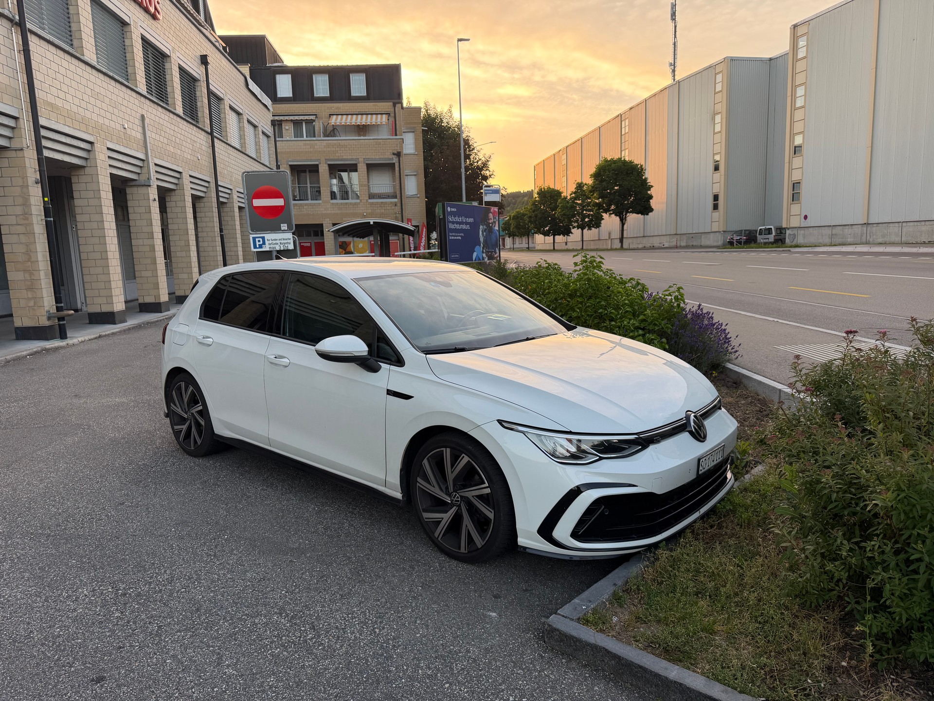 VW R-line-image-0