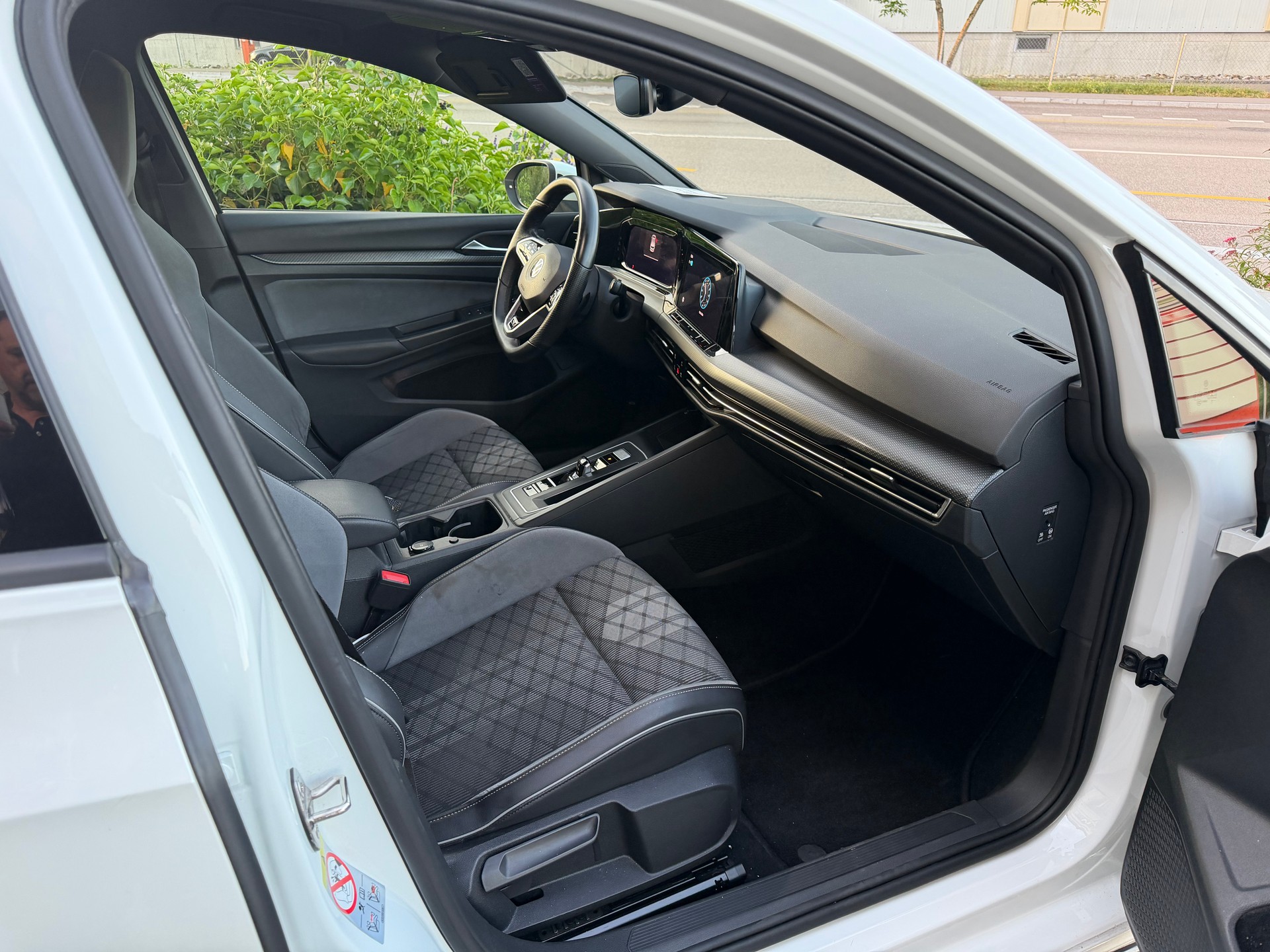 VW R-line-image-3