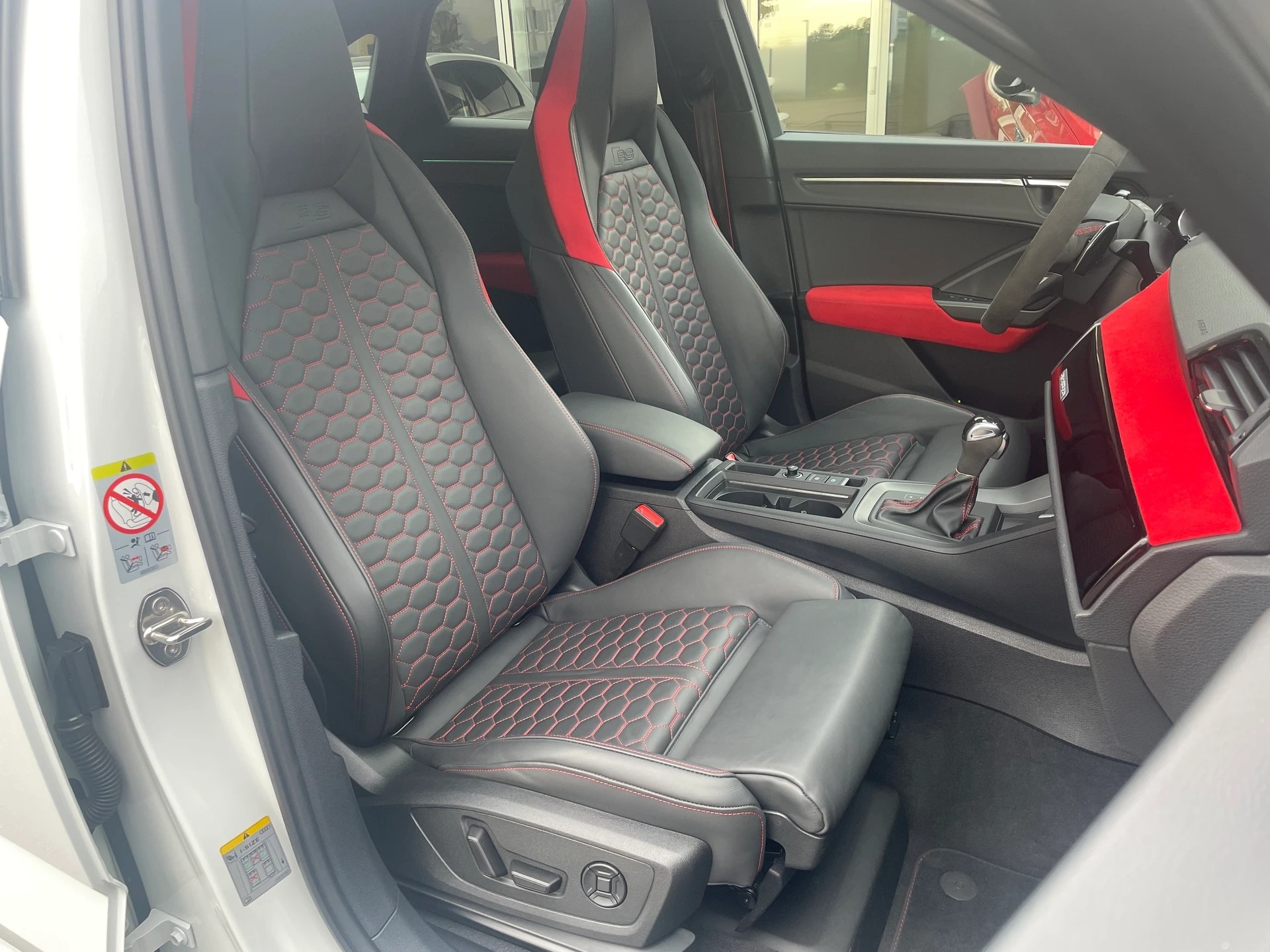 AUDI Audi RS Q3 2.5 TFSI quattro S-Tronic-image-7