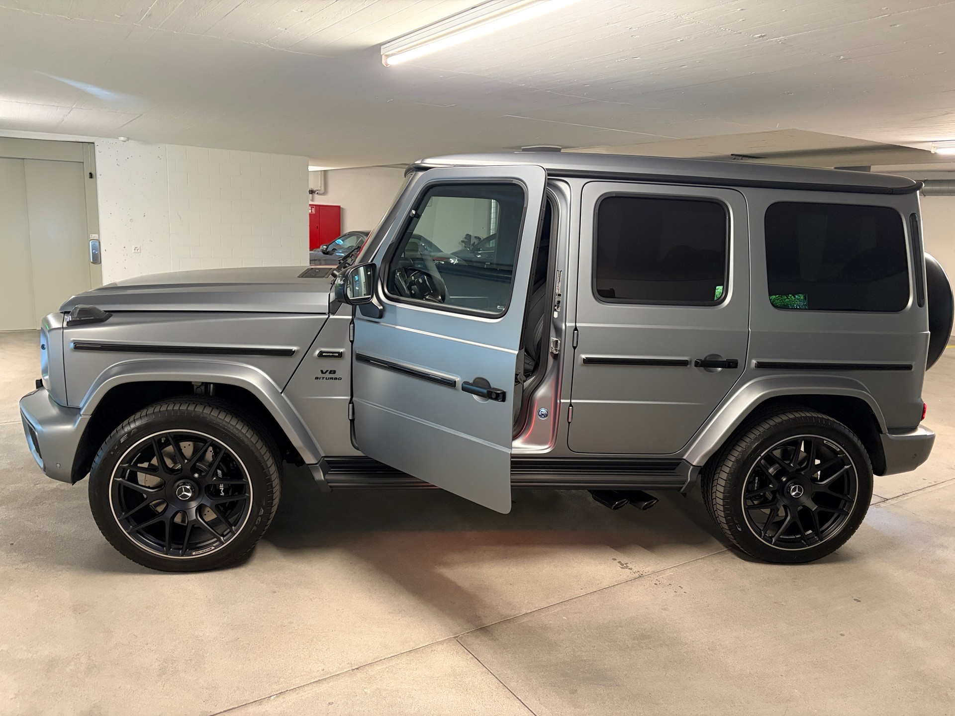 MERCEDES-BENZ G 63 AMG-image-4