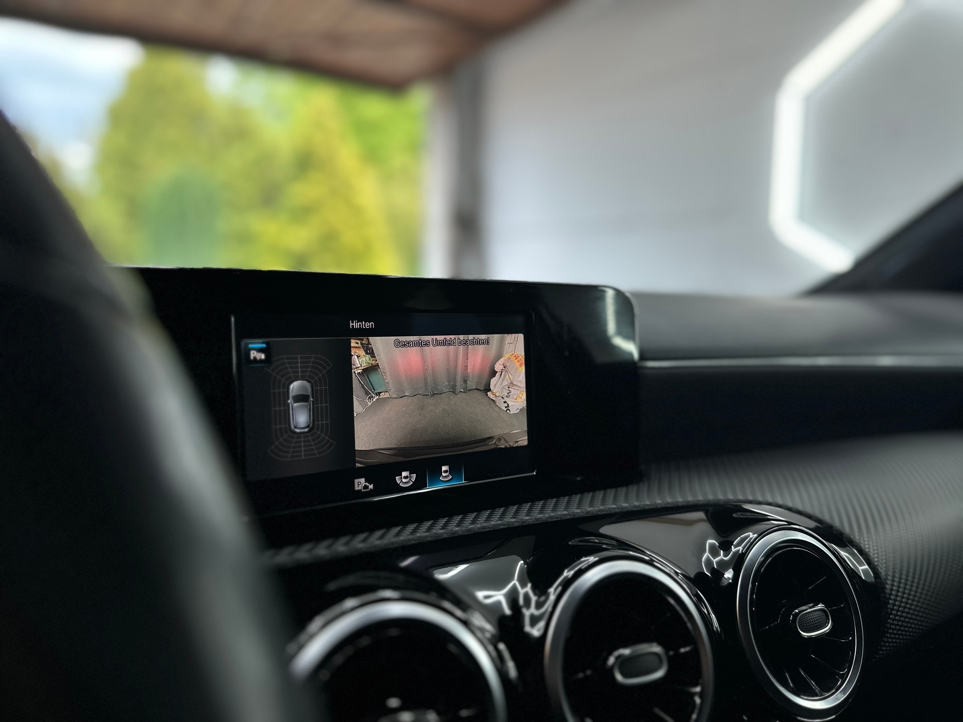 MERCEDES-BENZ A 220 Progressive 7G-DCT 4Matic-image-9