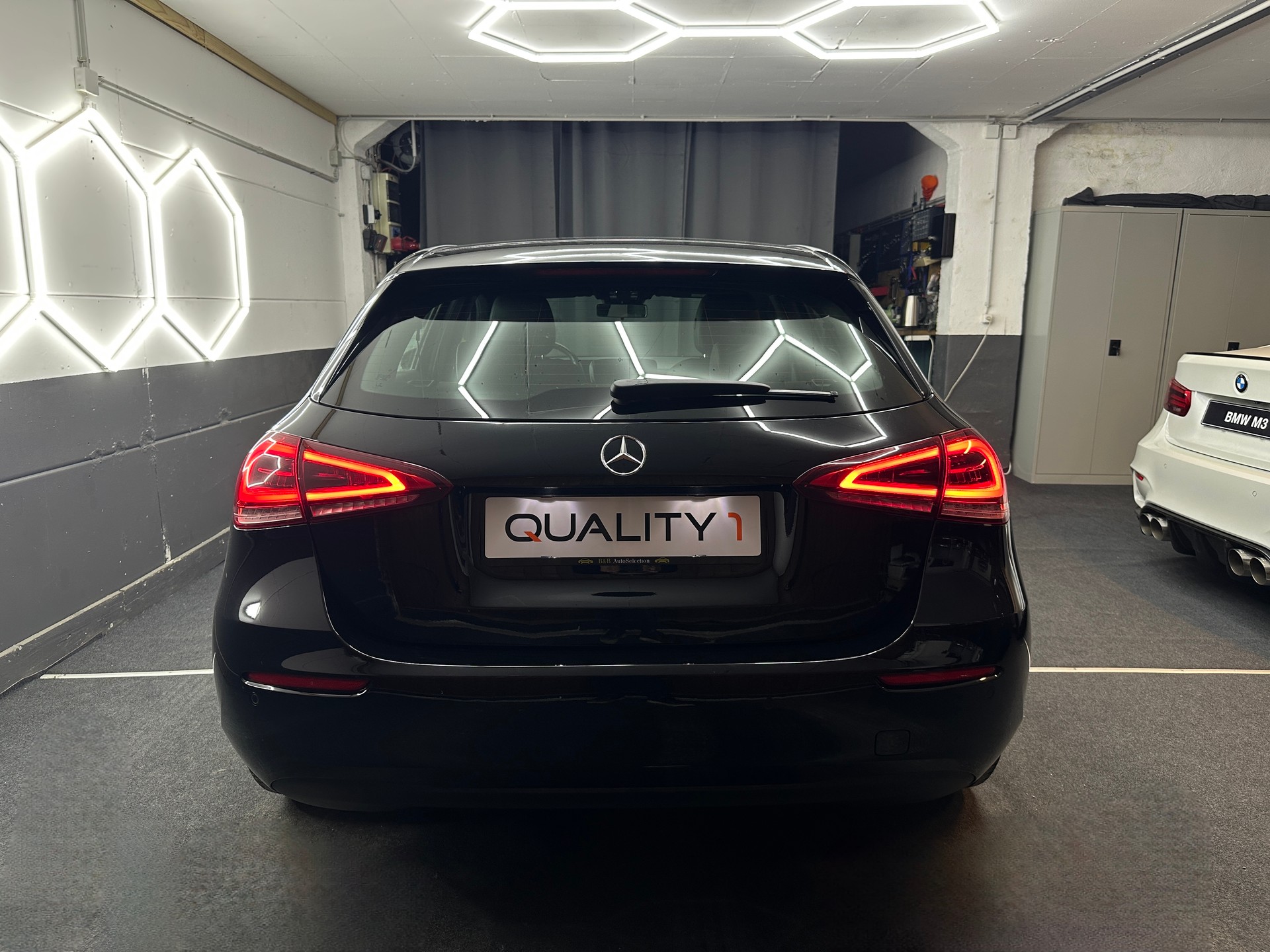 MERCEDES-BENZ A 220 Progressive 7G-DCT 4Matic-image-5