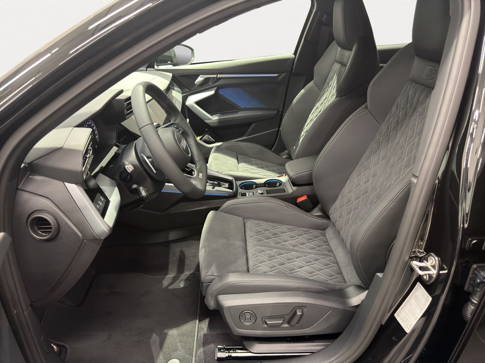 AUDI A3 Sportback TFSI 150 kW advanced Quattro 204PS-image-4