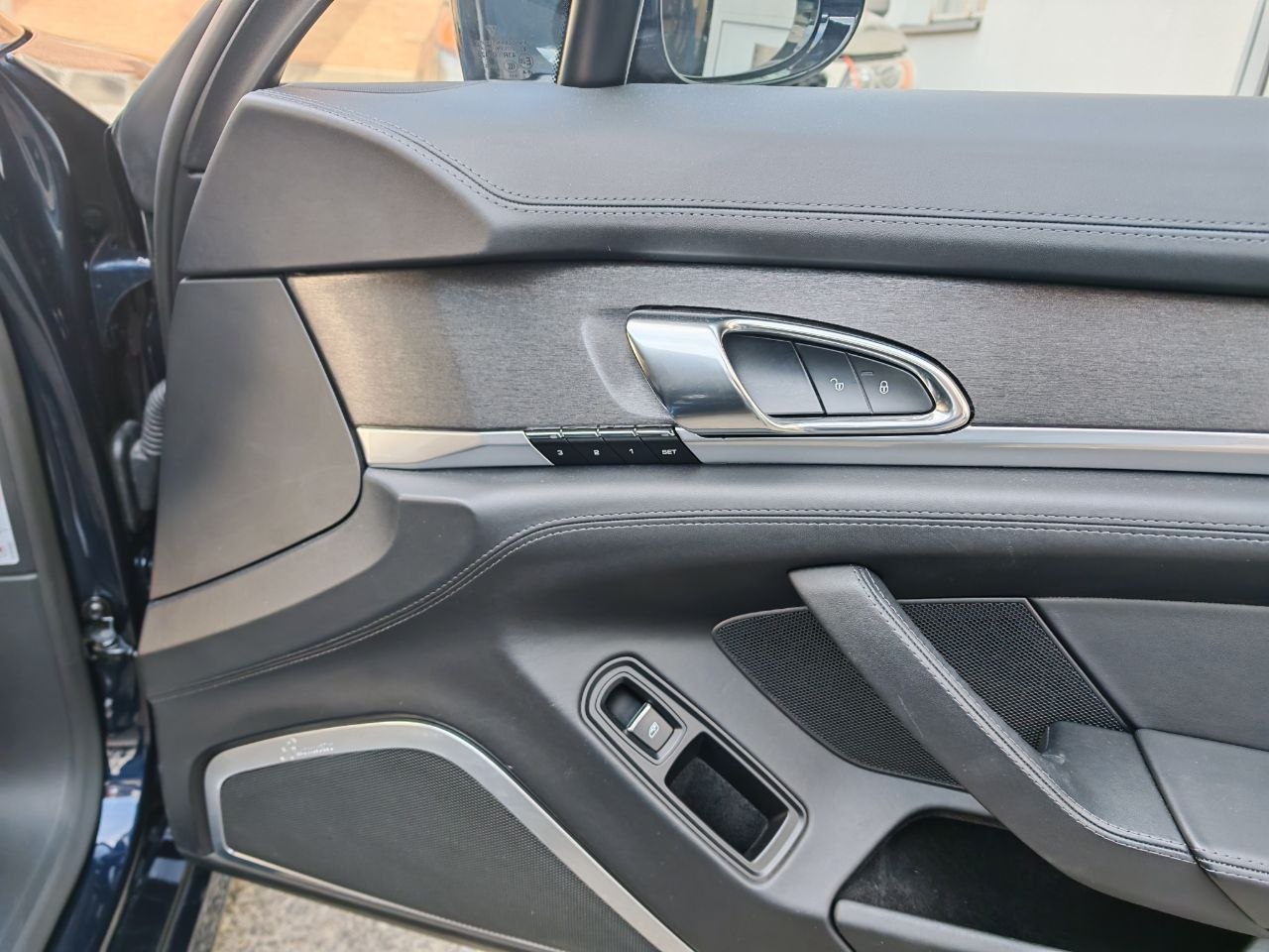 PORSCHE Panamera Turbo 4.8 PDK-image-6