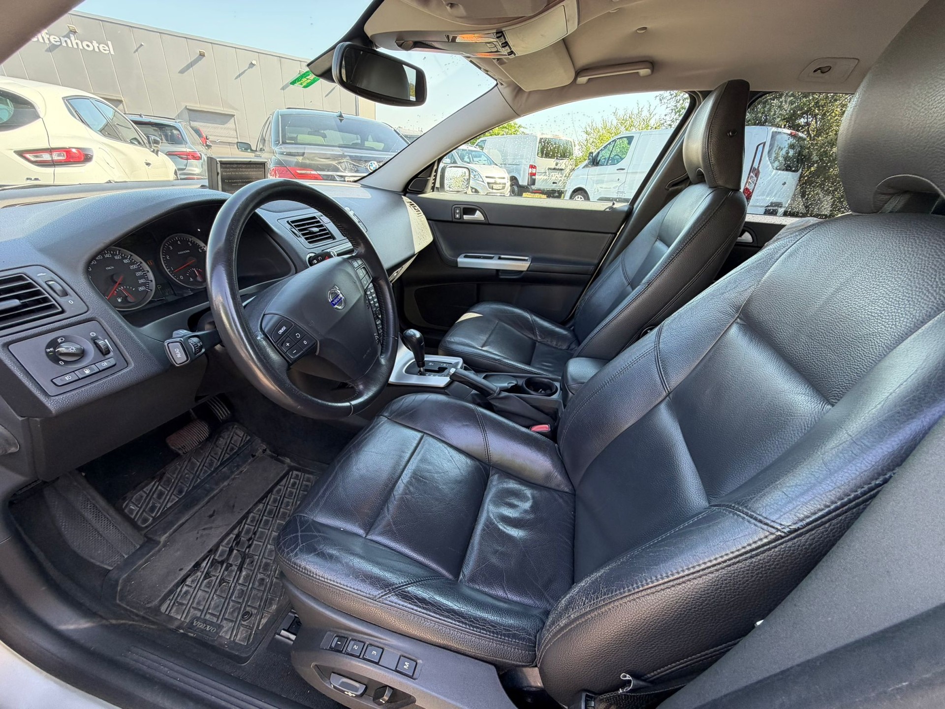 VOLVO V50 T5 Summum-image-12