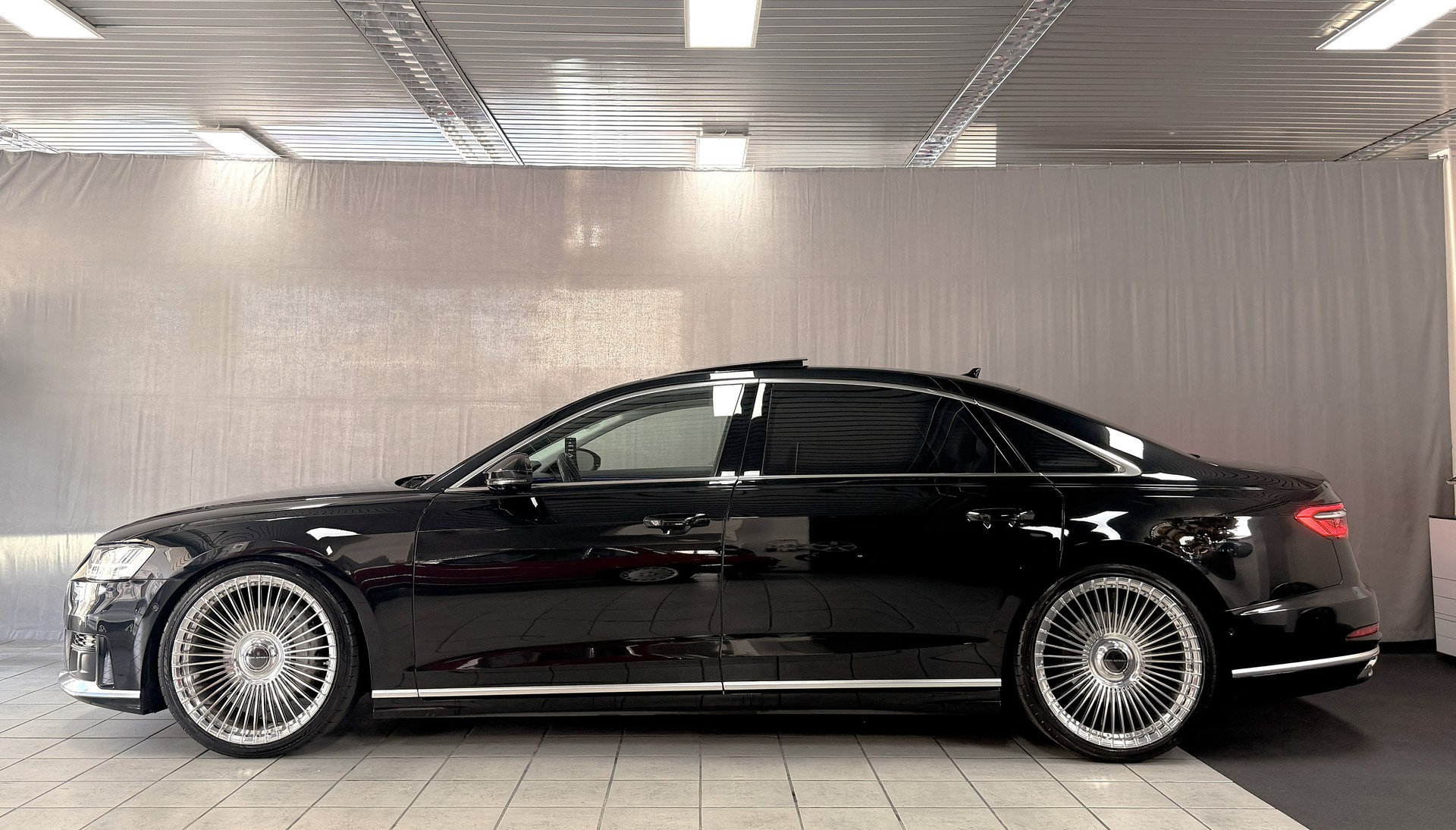 AUDI A8 50 L TDI quattro tiptronic-image-1