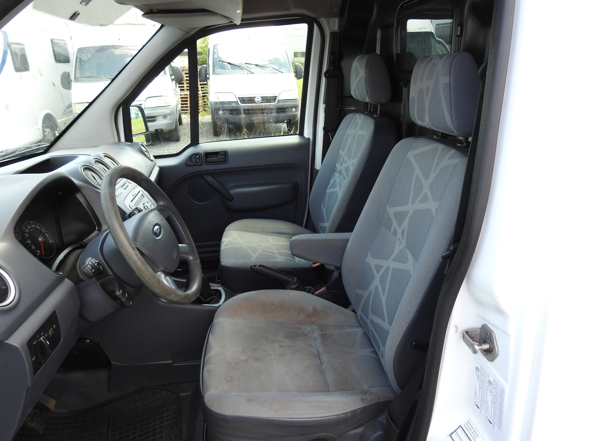 FORD Transit Connect Van T230 1.8 TDCi L Level 3-image-14
