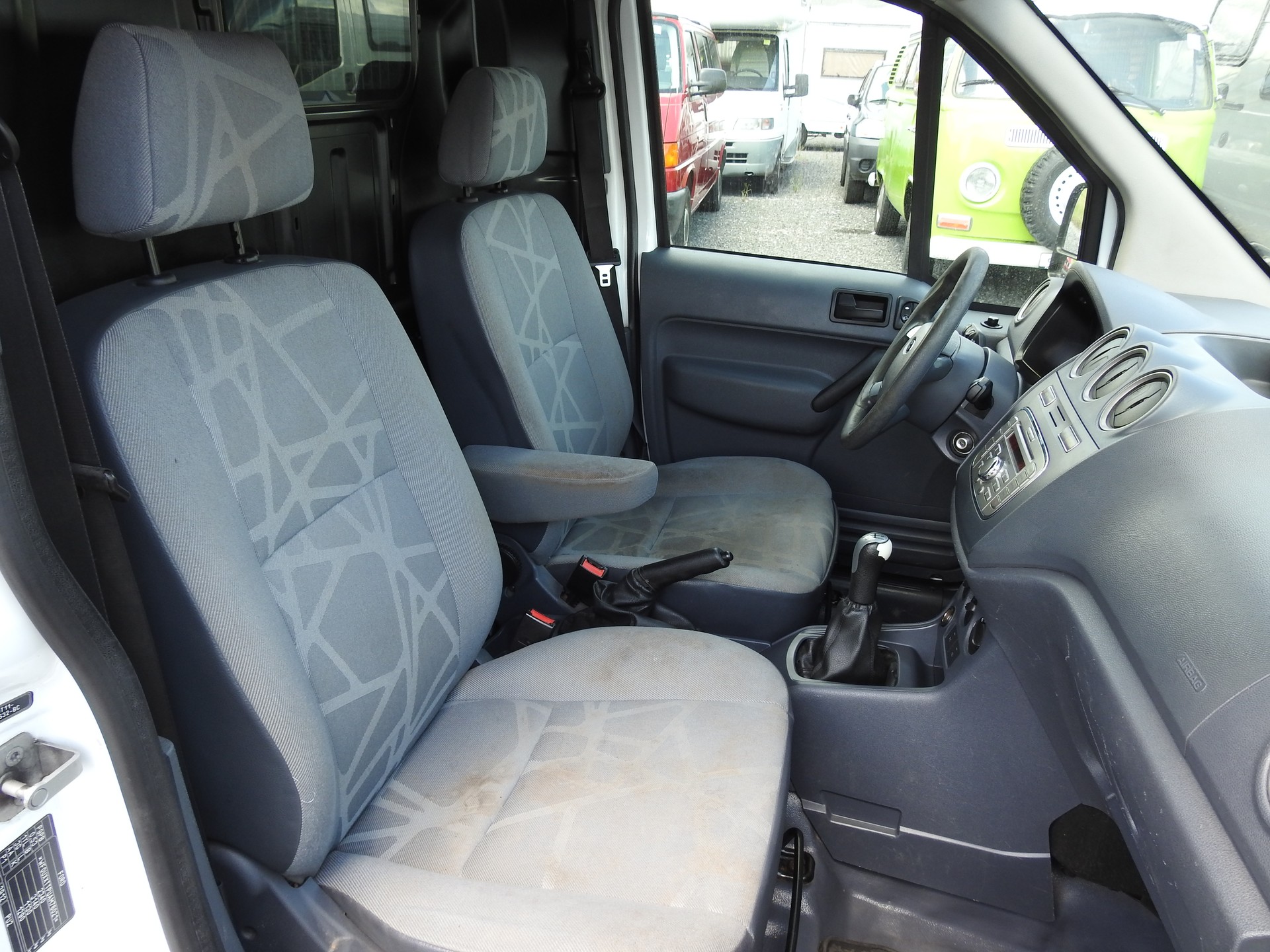 FORD Transit Connect Van T230 1.8 TDCi L Level 3-image-13