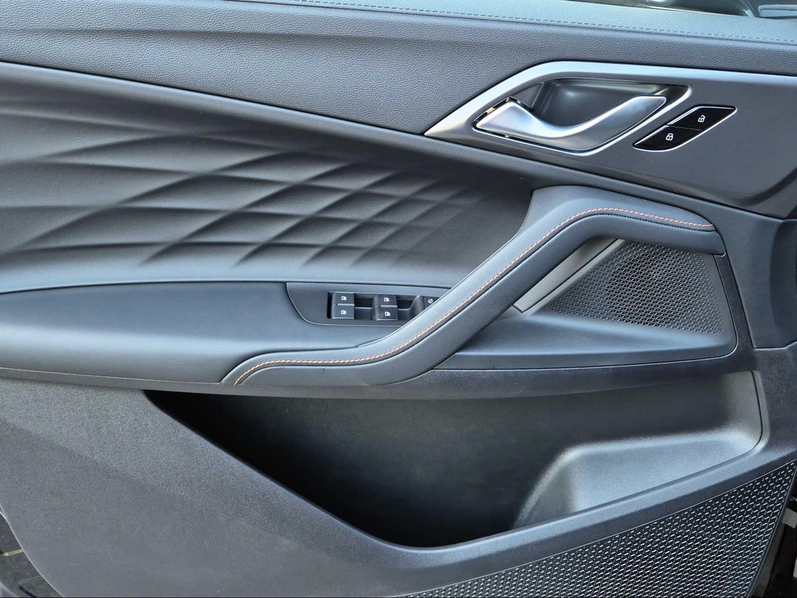 MG HS 1.5 Hybrid Luxury-image-6
