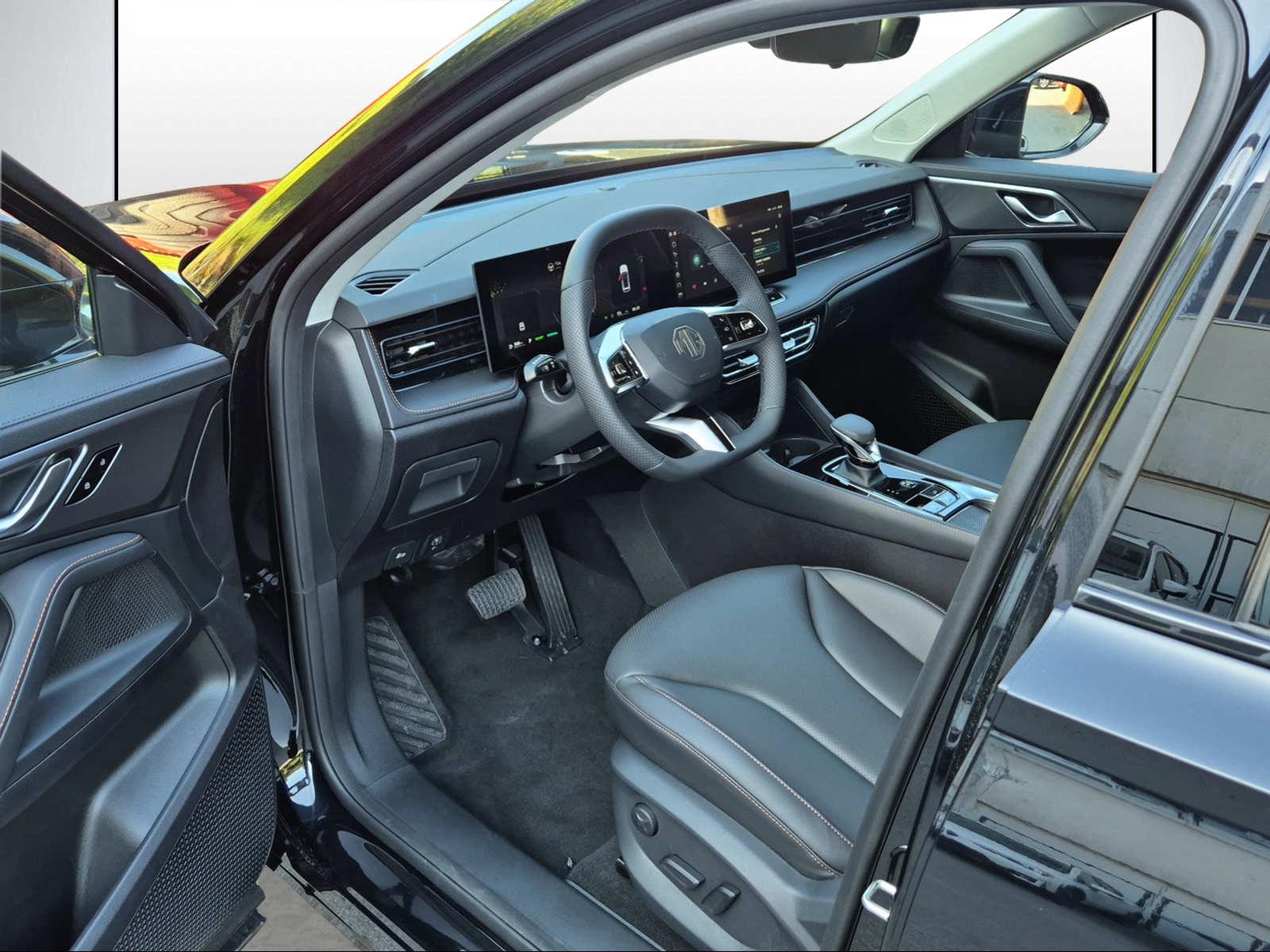 MG HS 1.5 Hybrid Luxury-image-5