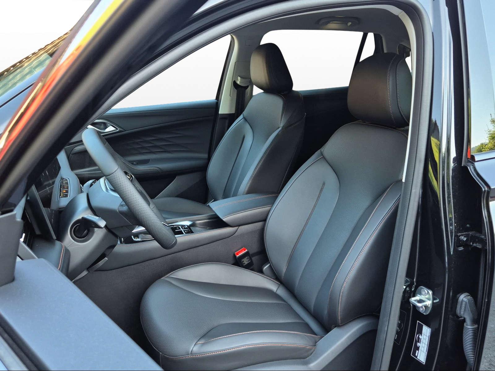 MG HS 1.5 Hybrid Luxury-image-8
