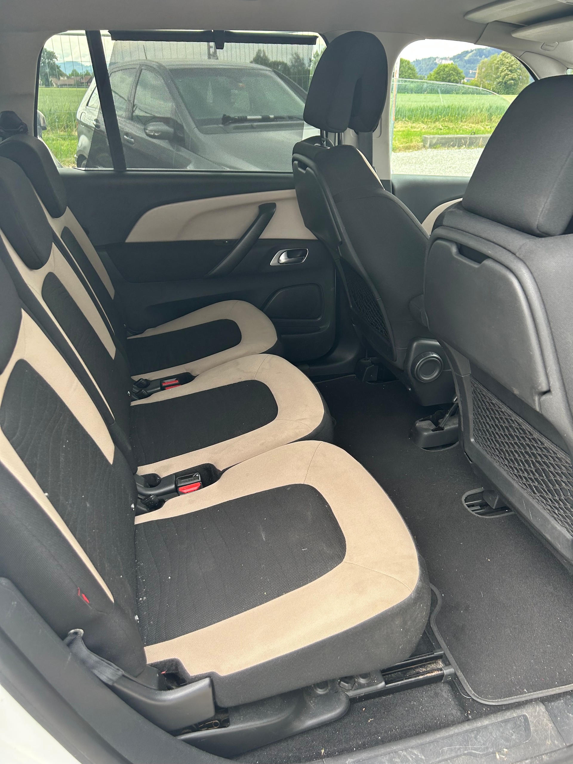 CITROEN Grand C4 Picasso 1.6 e-HDi Exclusive EGS6-image-10