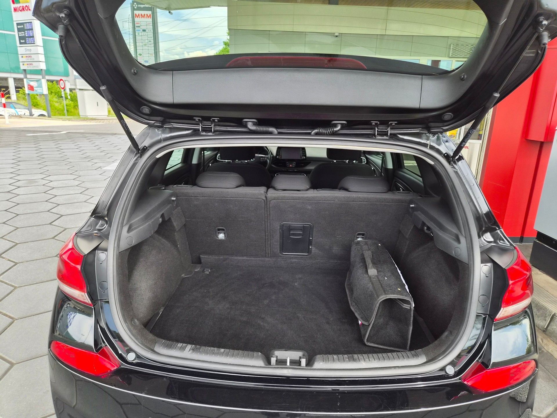 HYUNDAI 1.4 T-GDi Amplia-image-4