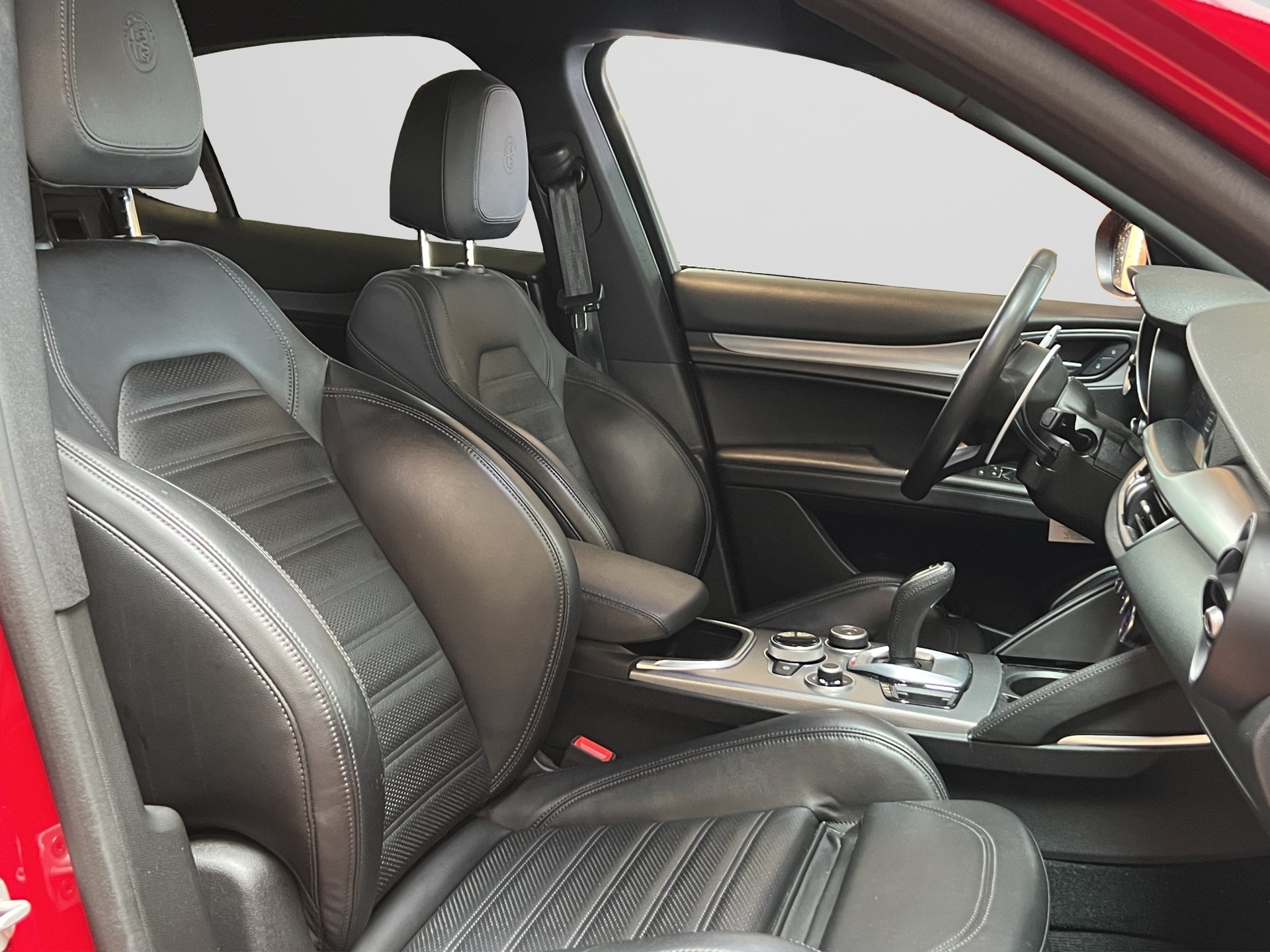 ALFA ROMEO Stelvio 2.0 Q4 280 Veloce-image-11