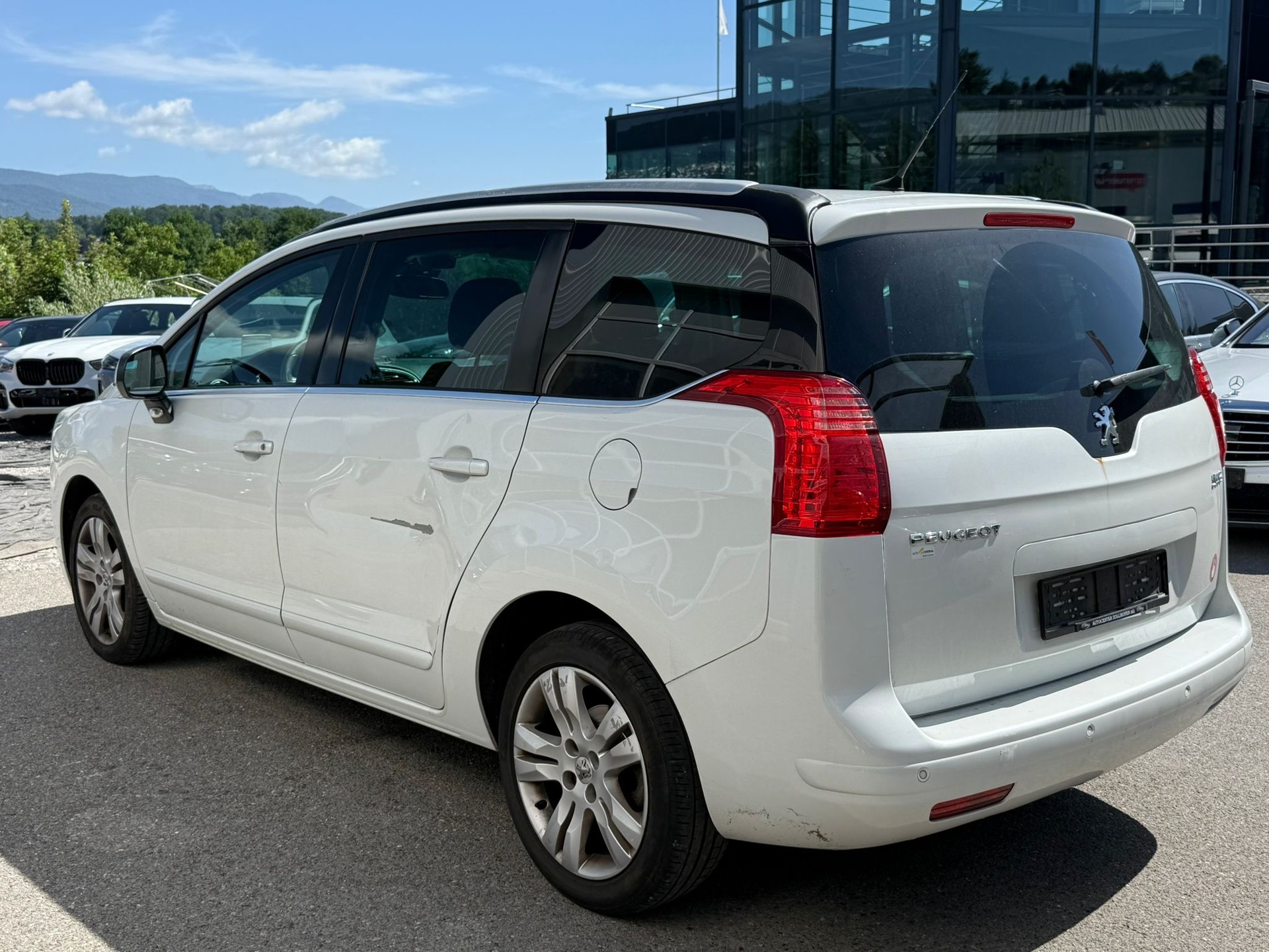 PEUGEOT 5008 1.6 16V T Sport Pack Automatic / 7 Plätze-image-3