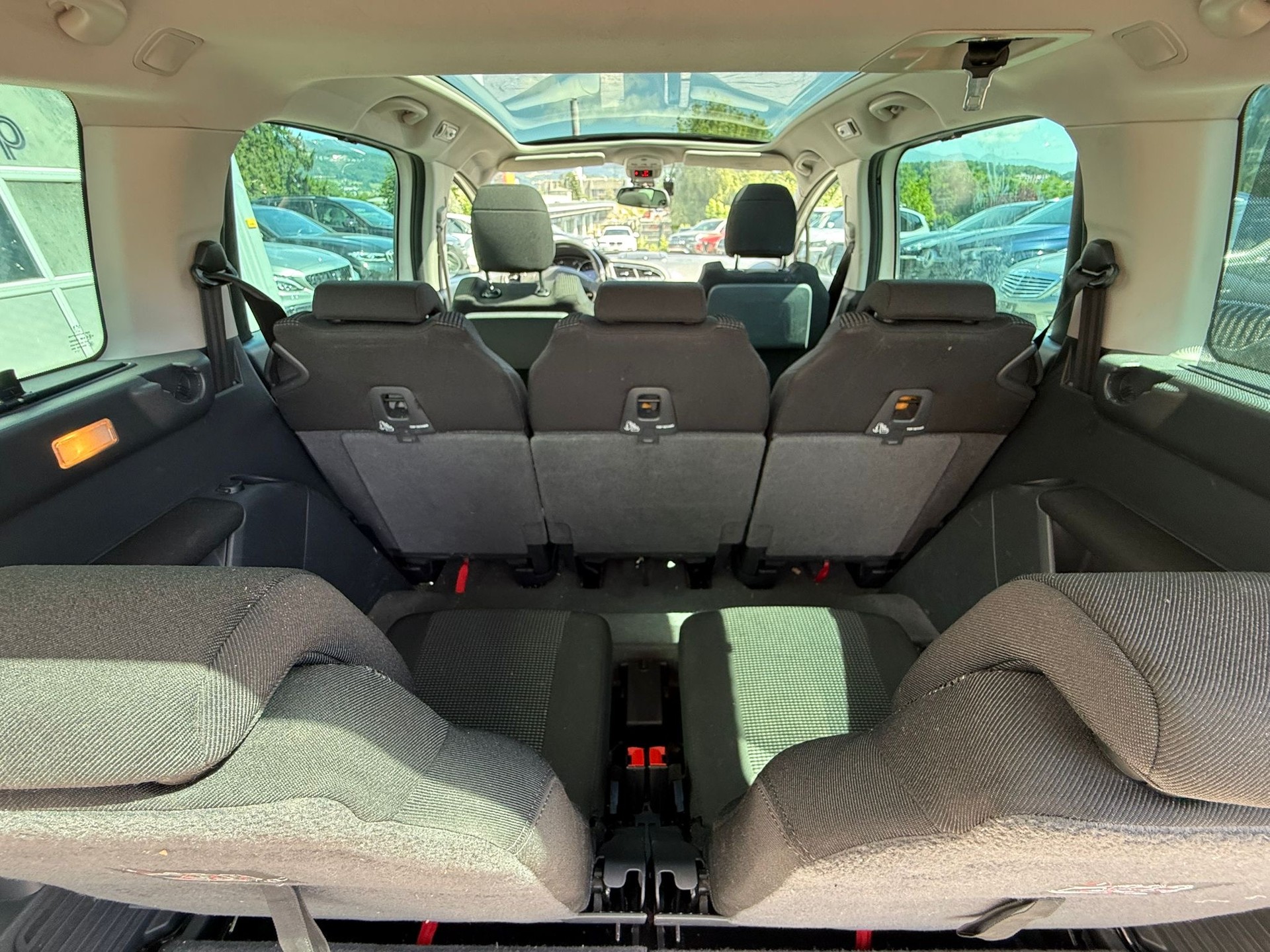 PEUGEOT 5008 1.6 16V T Sport Pack Automatic / 7 Plätze-image-10