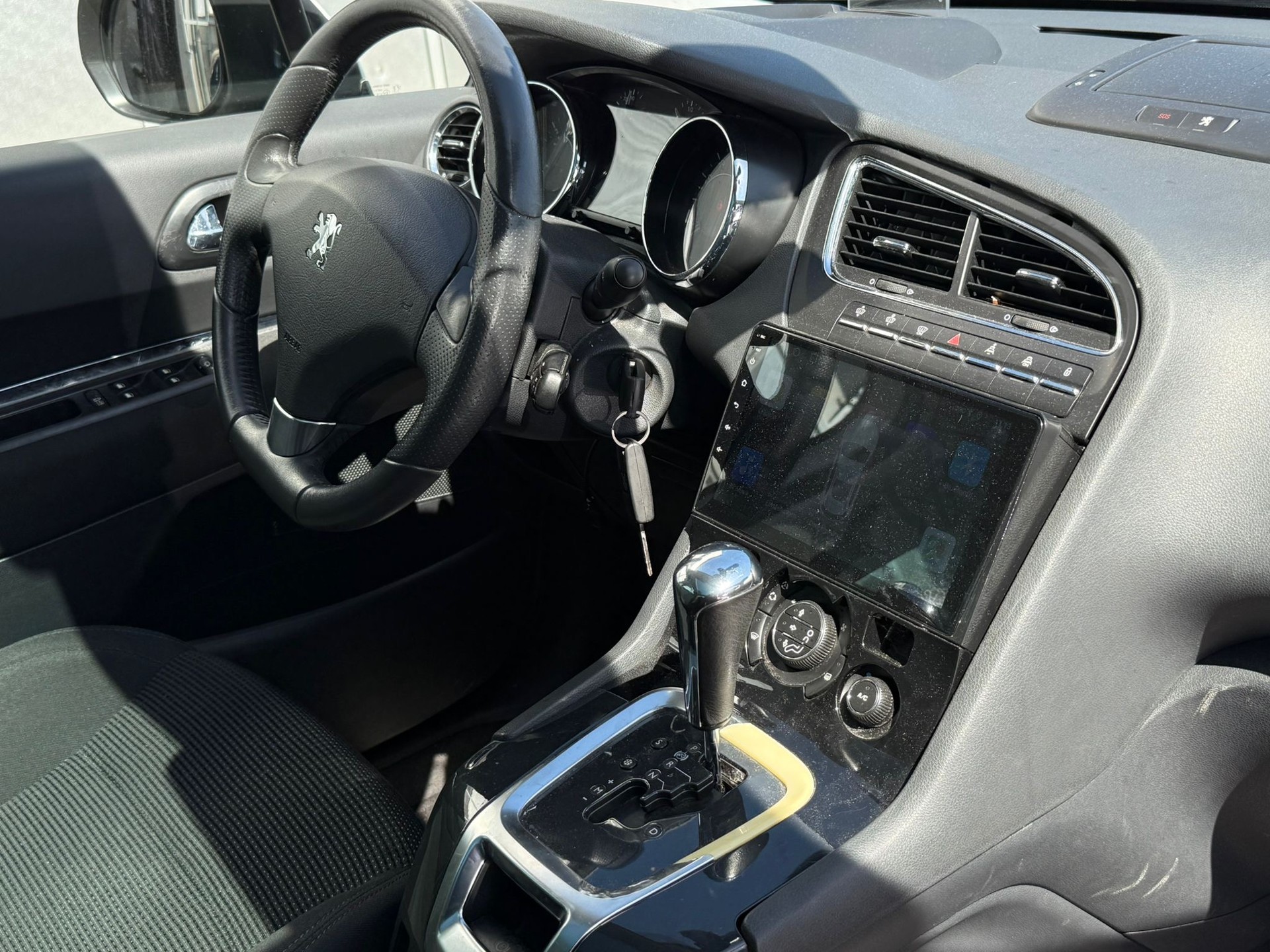 PEUGEOT 5008 1.6 16V T Sport Pack Automatic / 7 Plätze-image-8