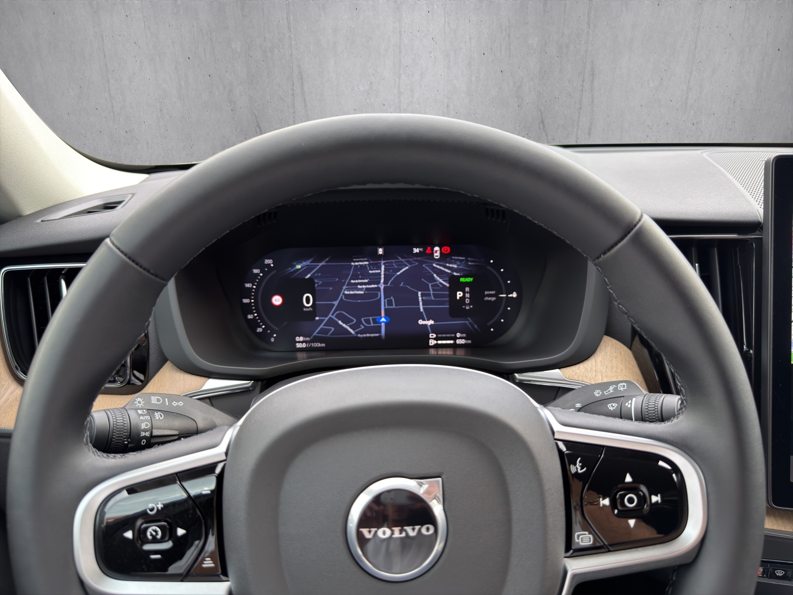 VOLVO XC60 T6 eAWD PluginHybrid Plus Dark Geartronic-image-14
