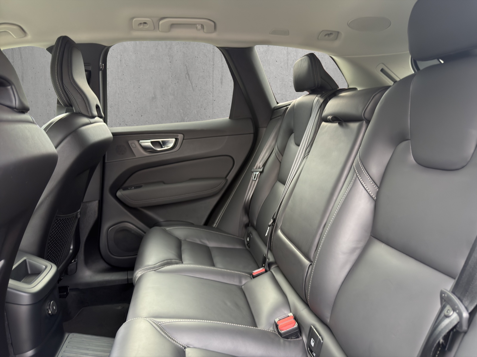 VOLVO XC60 T6 eAWD PluginHybrid Plus Dark Geartronic-image-11