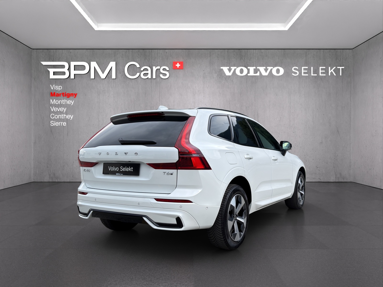 VOLVO XC60 T6 eAWD PluginHybrid Plus Dark Geartronic-showroom-element-1