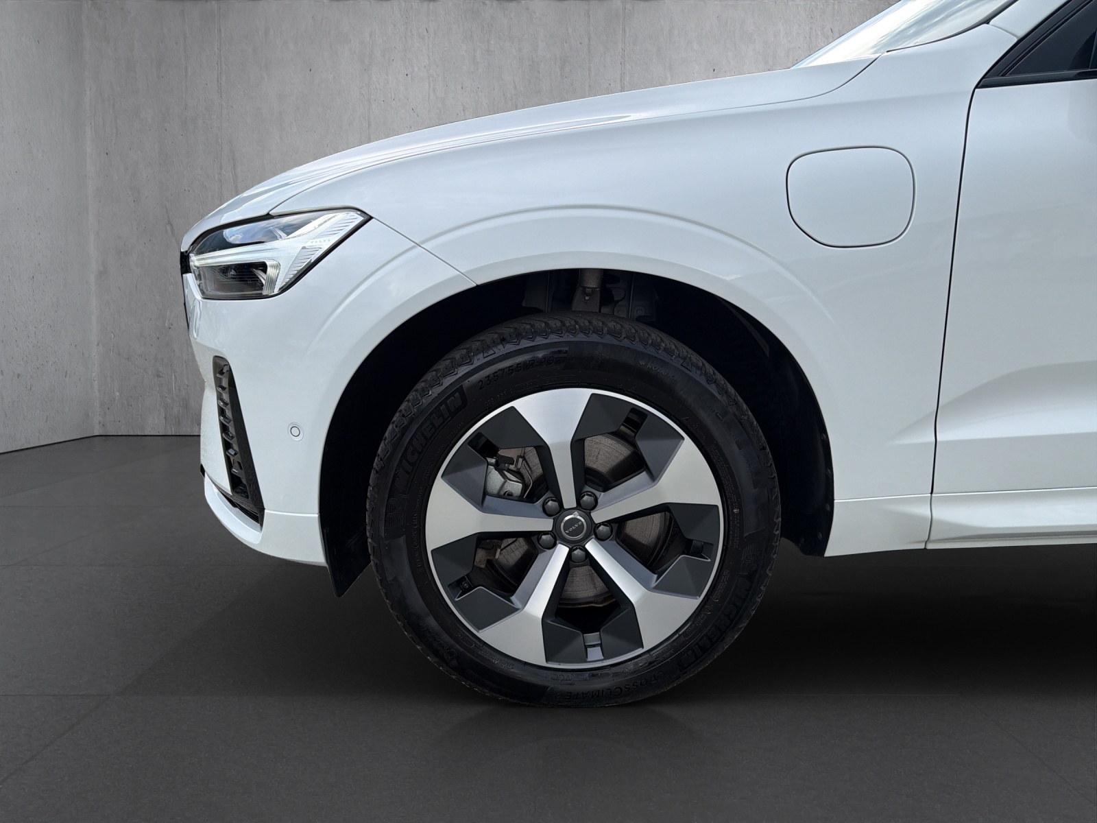 VOLVO XC60 T6 eAWD PluginHybrid Plus Dark Geartronic-image-6