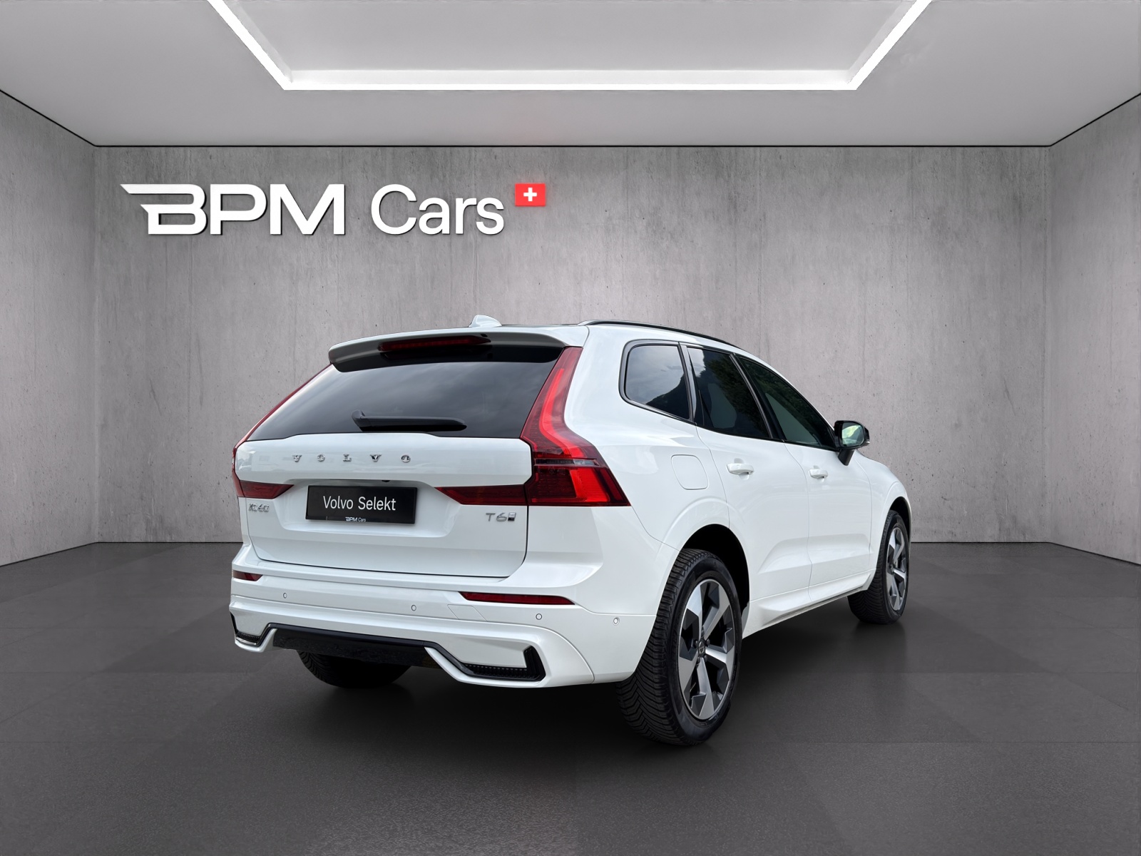 VOLVO XC60 T6 eAWD PluginHybrid Plus Dark Geartronic-image-4