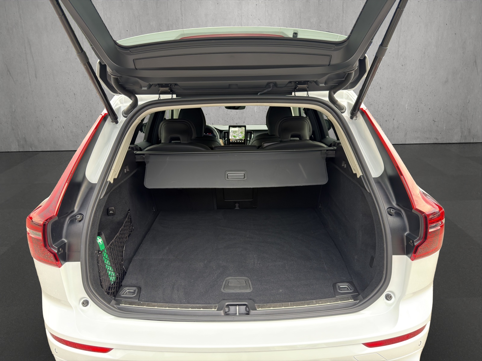 VOLVO XC60 T6 eAWD PluginHybrid Plus Dark Geartronic-image-12