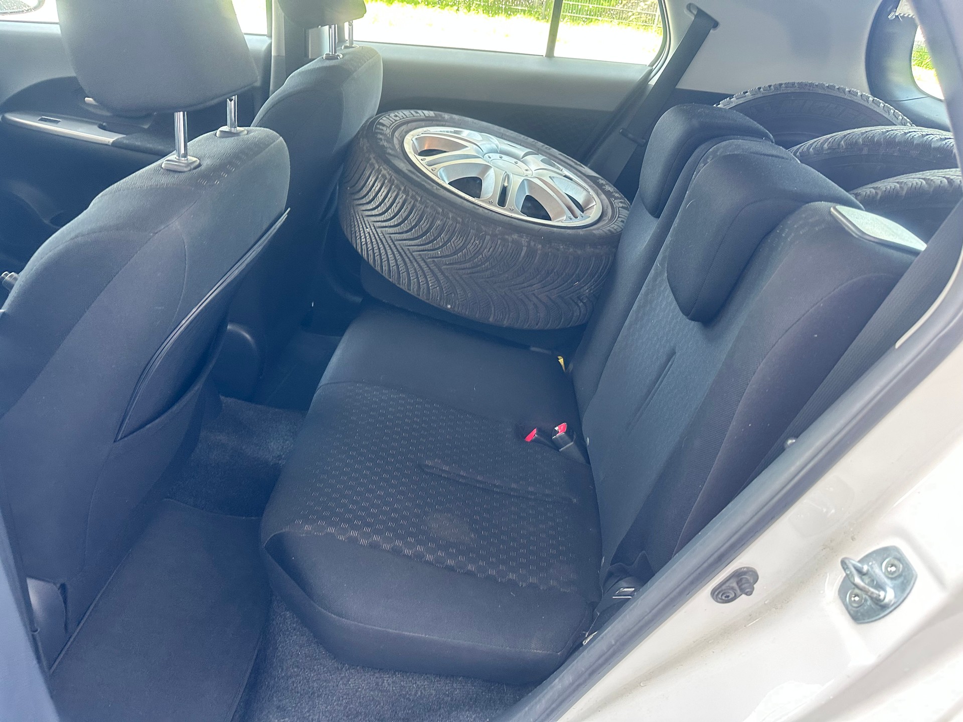 TOYOTA UrbanCruiser 1.4 D-4D Linea Sol 4WD-image-14