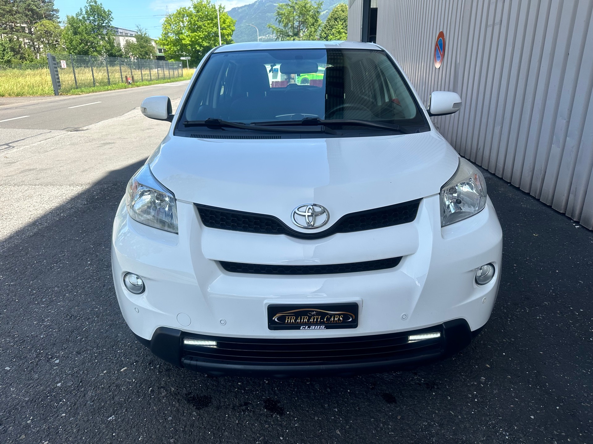 TOYOTA UrbanCruiser 1.4 D-4D Linea Sol 4WD-image-0