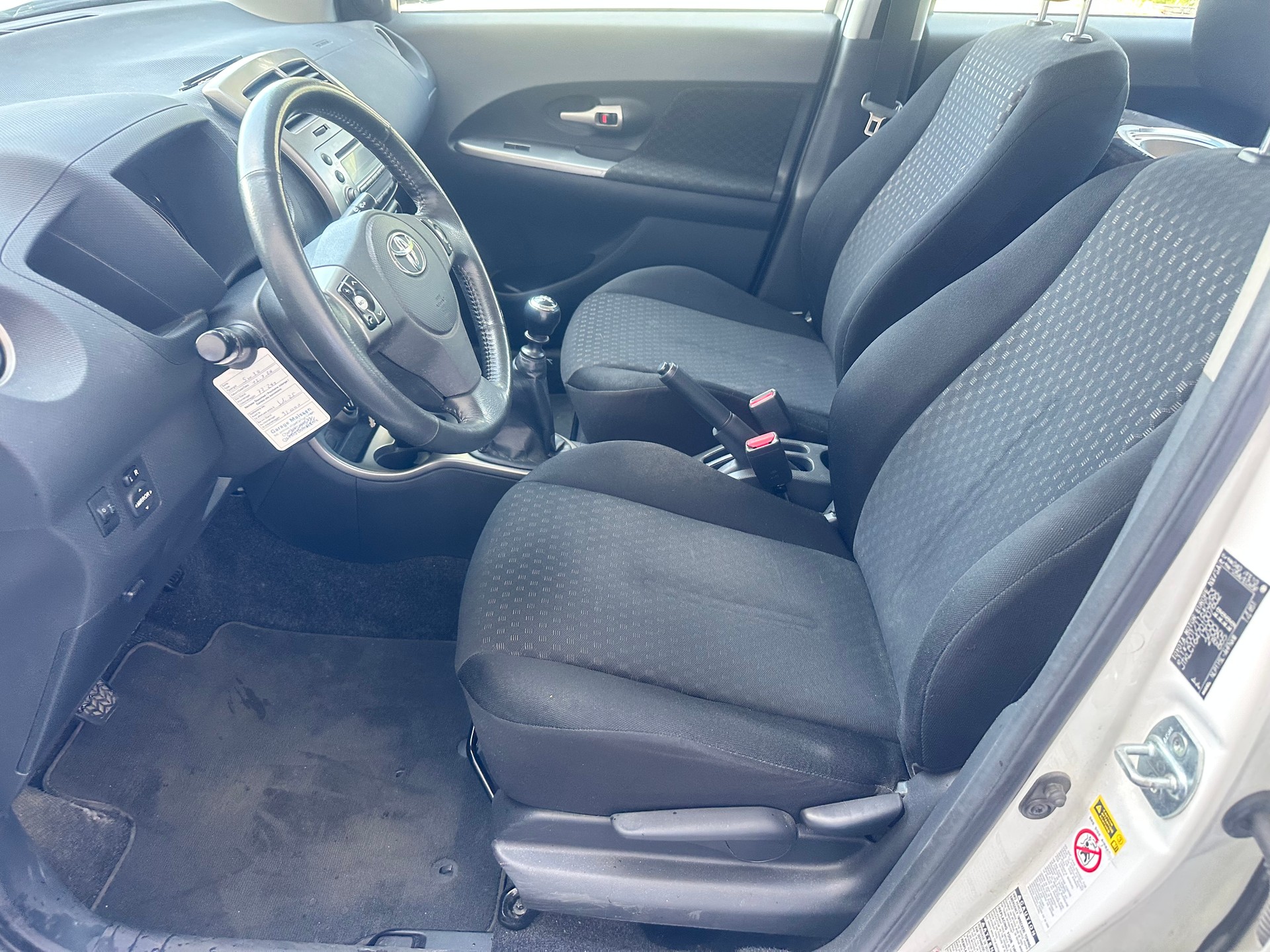 TOYOTA UrbanCruiser 1.4 D-4D Linea Sol 4WD-image-13