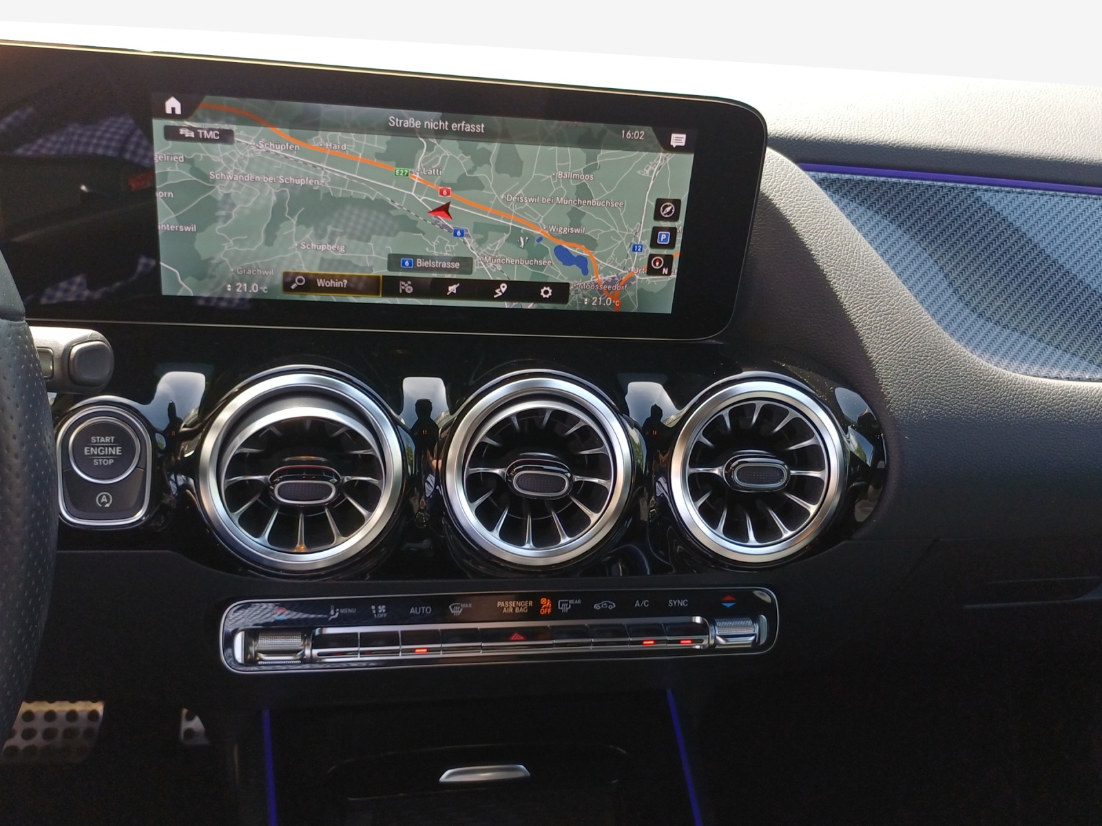 MERCEDES-BENZ GLA 250 4Matic AMG Line 8G-DCT-image-10