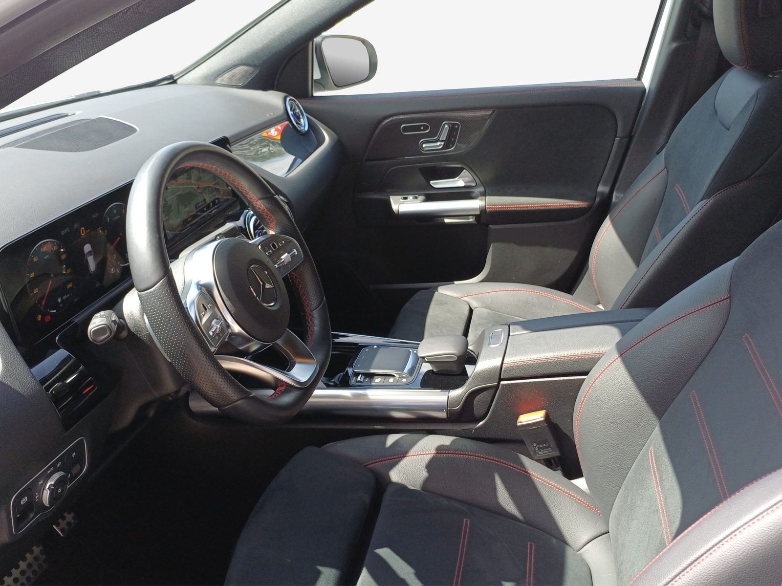 MERCEDES-BENZ GLA 250 4Matic AMG Line 8G-DCT-image-7