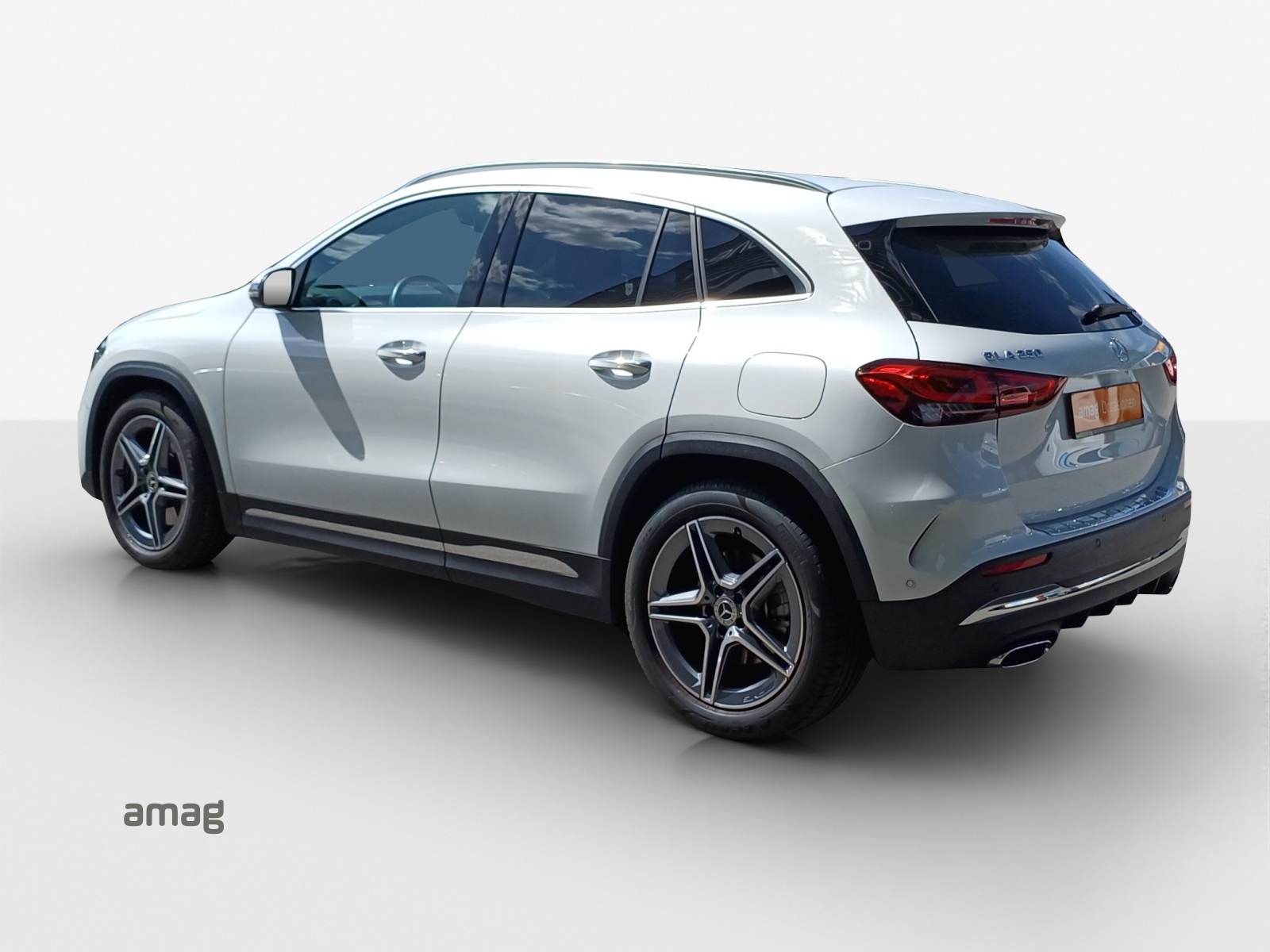 MERCEDES-BENZ GLA 250 4Matic AMG Line 8G-DCT-image-2