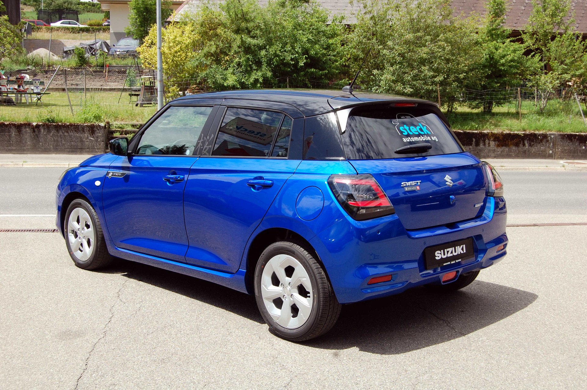 SUZUKI Swift 1.2 Sakura Hybrid CVT-image-4