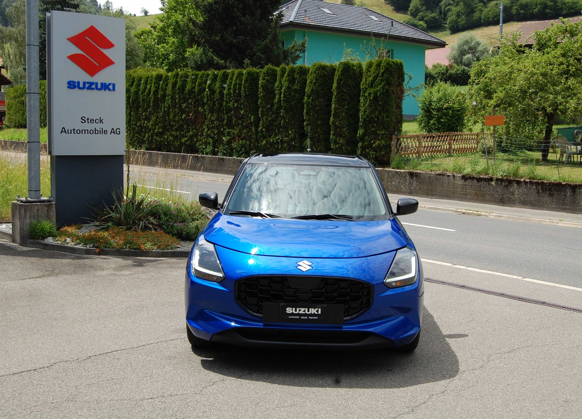 SUZUKI Swift 1.2 Sakura Hybrid CVT-image-1