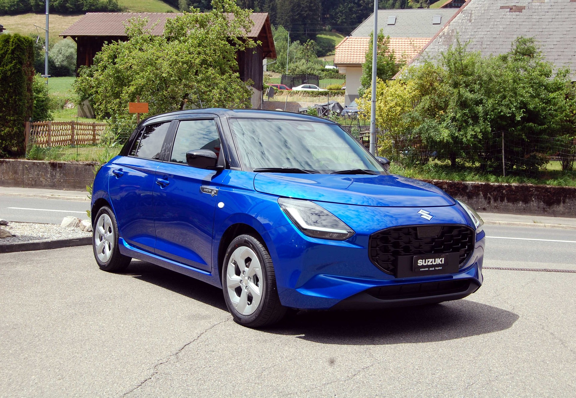 SUZUKI Swift 1.2 Sakura Hybrid CVT-image-2