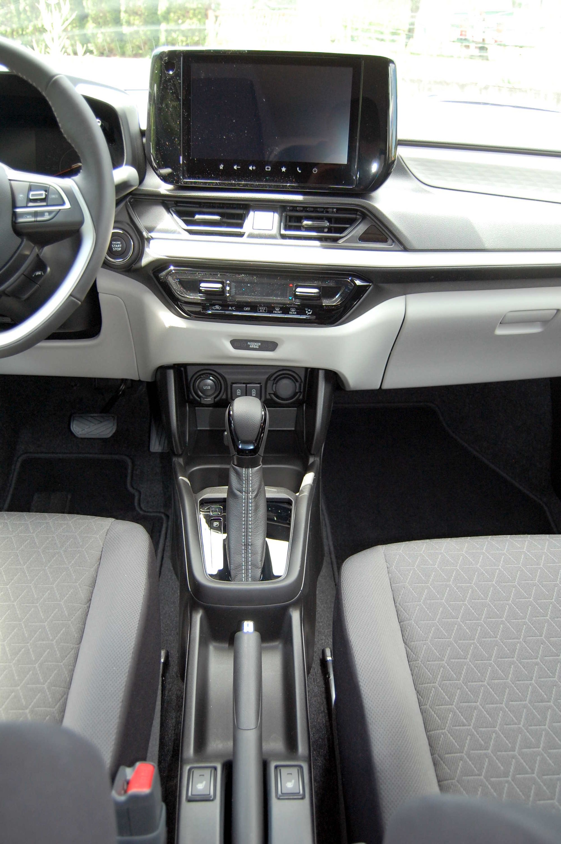 SUZUKI Swift 1.2 Sakura Hybrid CVT-image-8