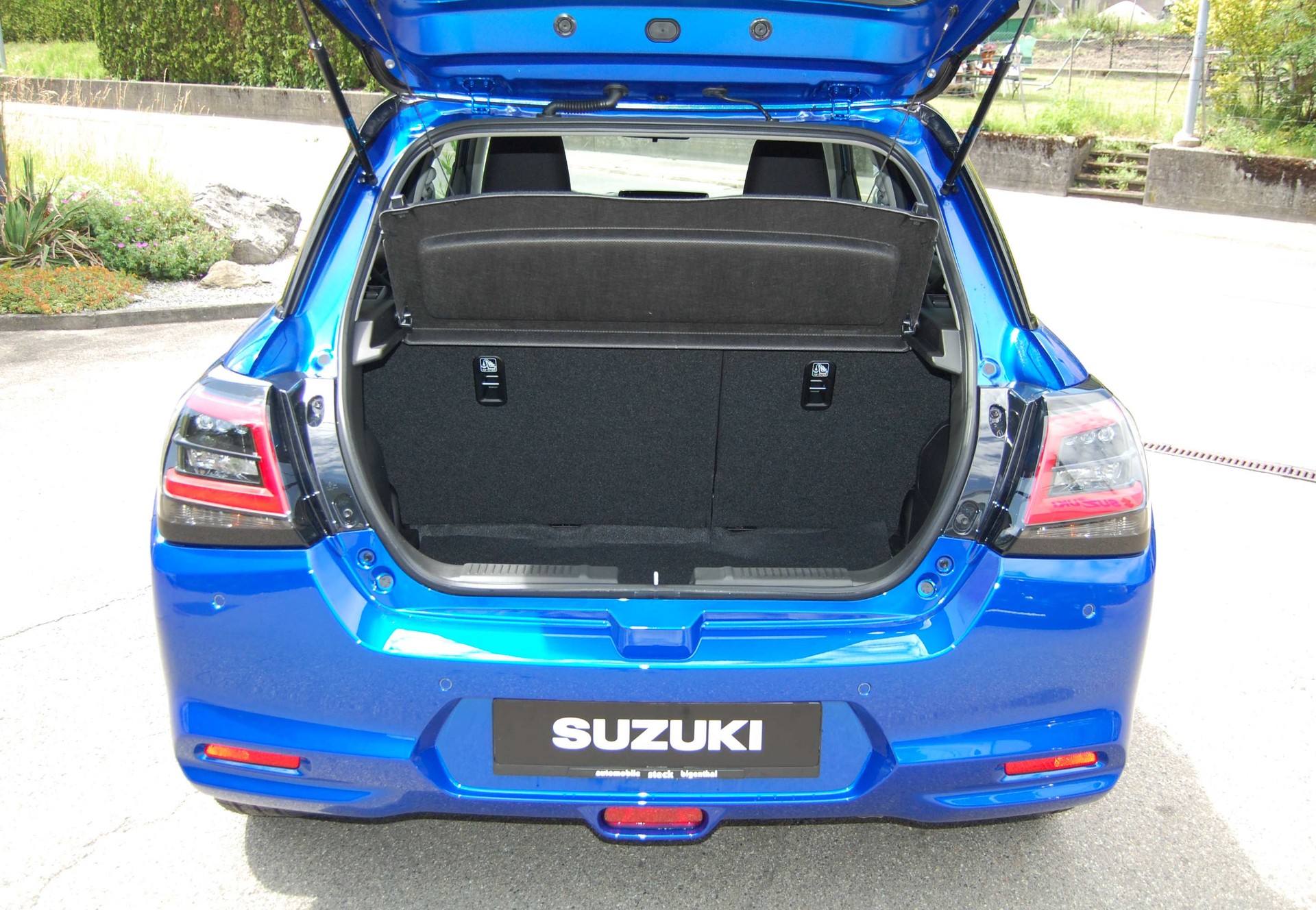 SUZUKI Swift 1.2 Sakura Hybrid CVT-image-6
