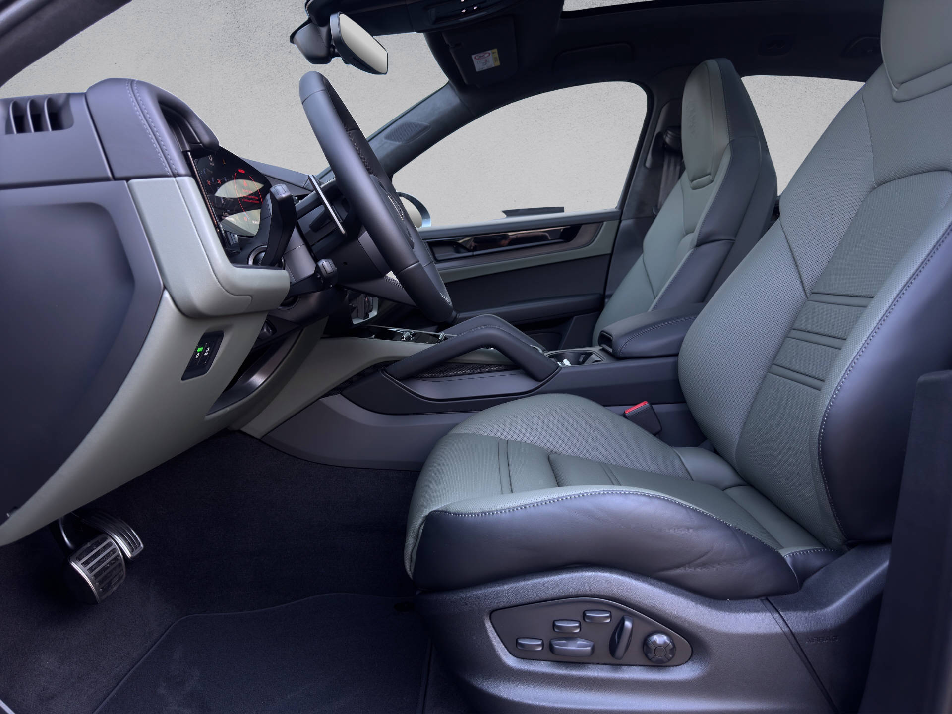PORSCHE Cayenne GTS Coupé-image-7