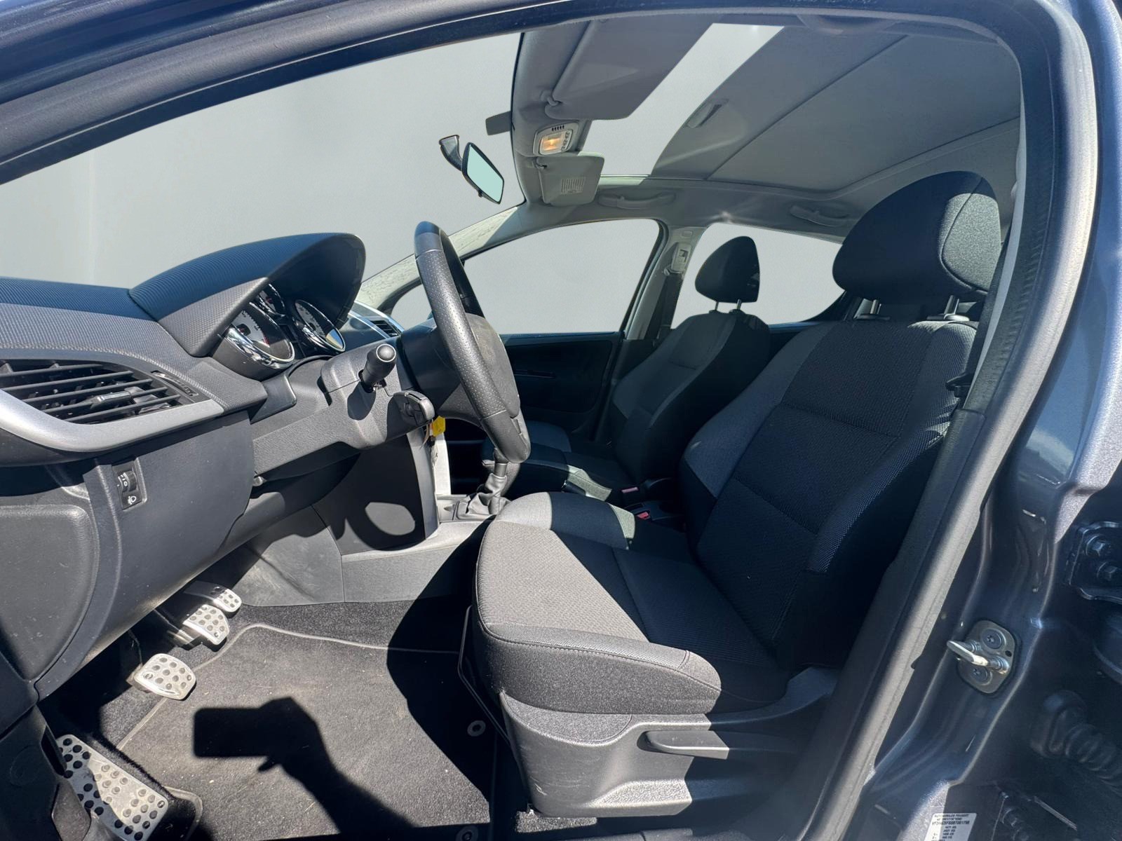 PEUGEOT 207 1.6 16V Allure-image-5