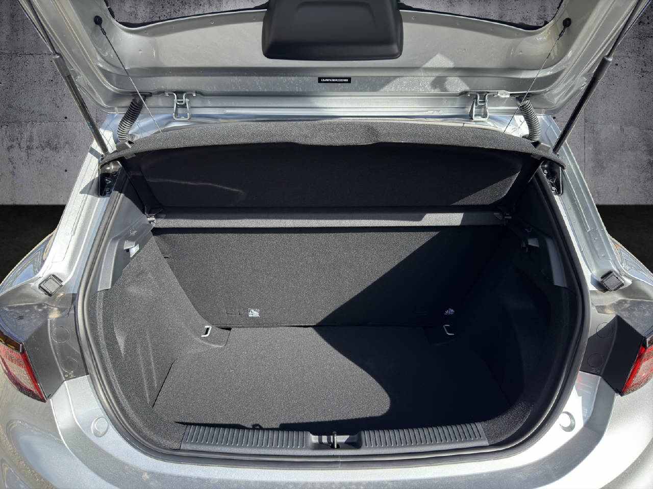 MG 3 1.5 Hybrid Luxury-image-8