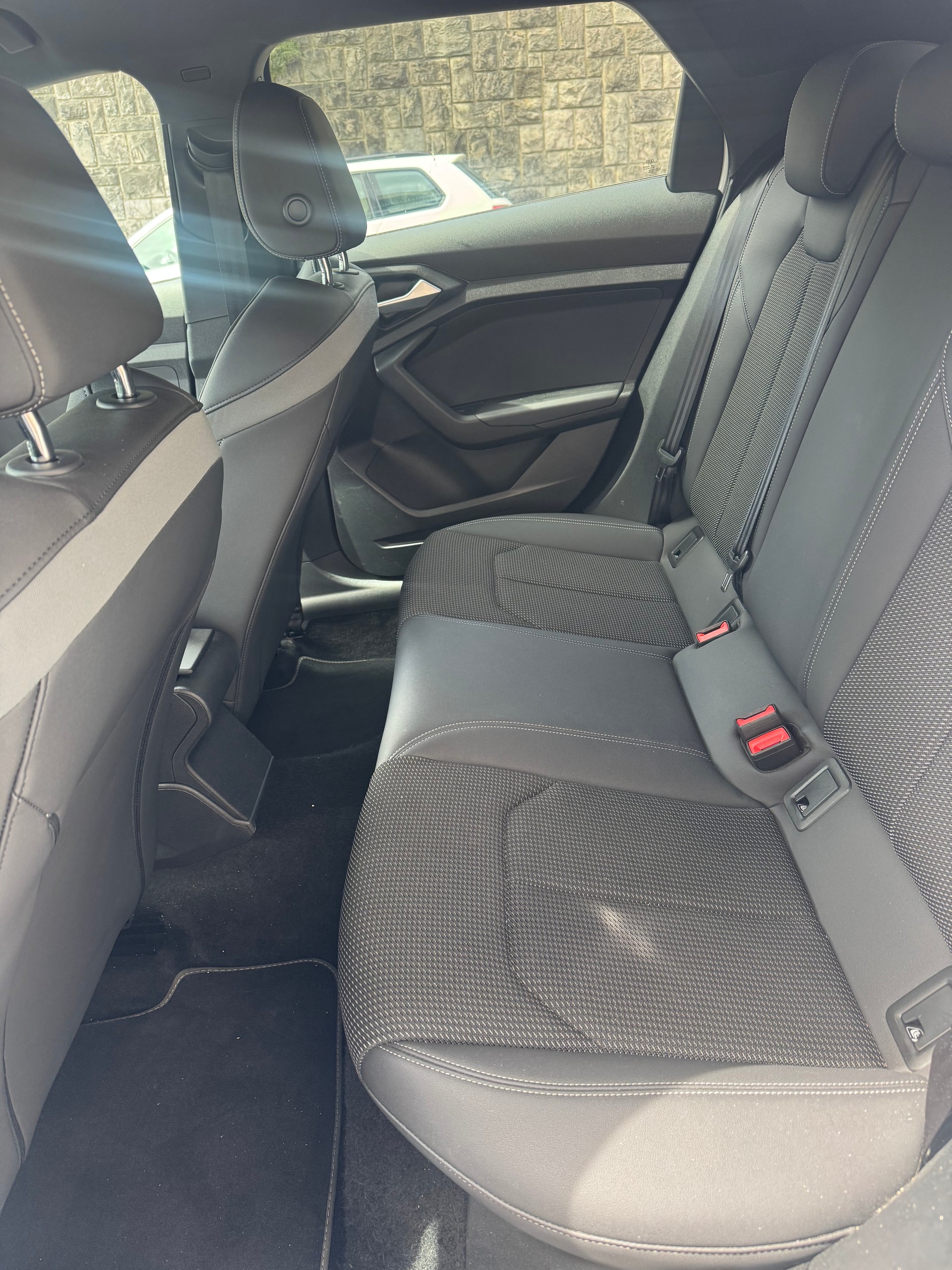 AUDI 1.0 30 TFSI S Line Attraction S-Tronic-image-3