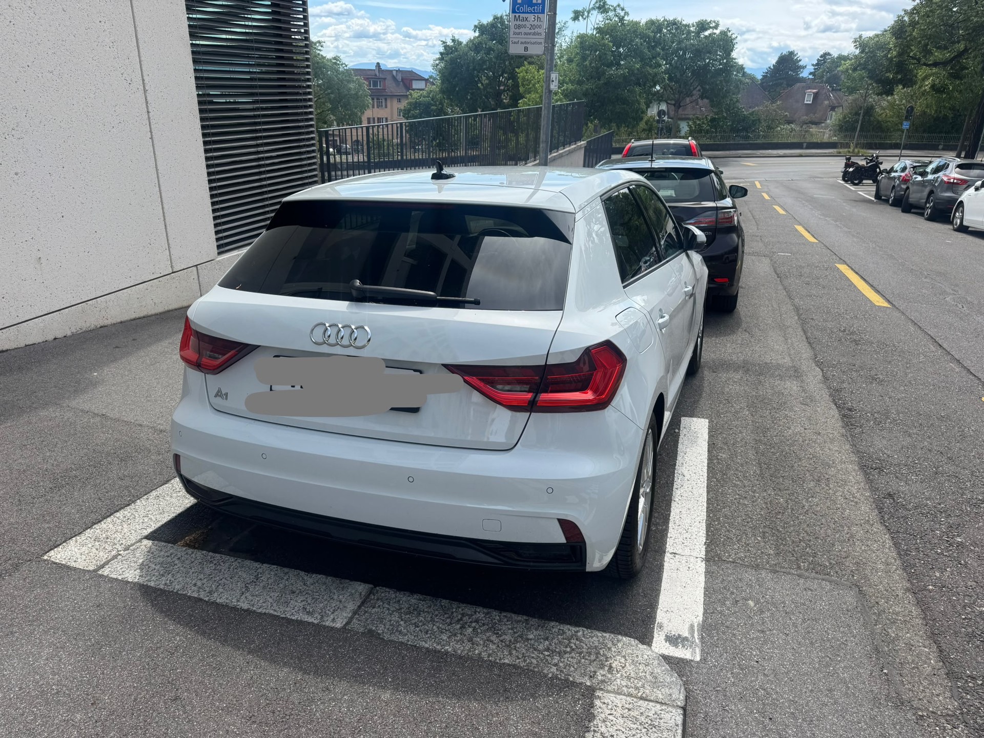 AUDI 1.0 30 TFSI S Line Attraction S-Tronic-image-1