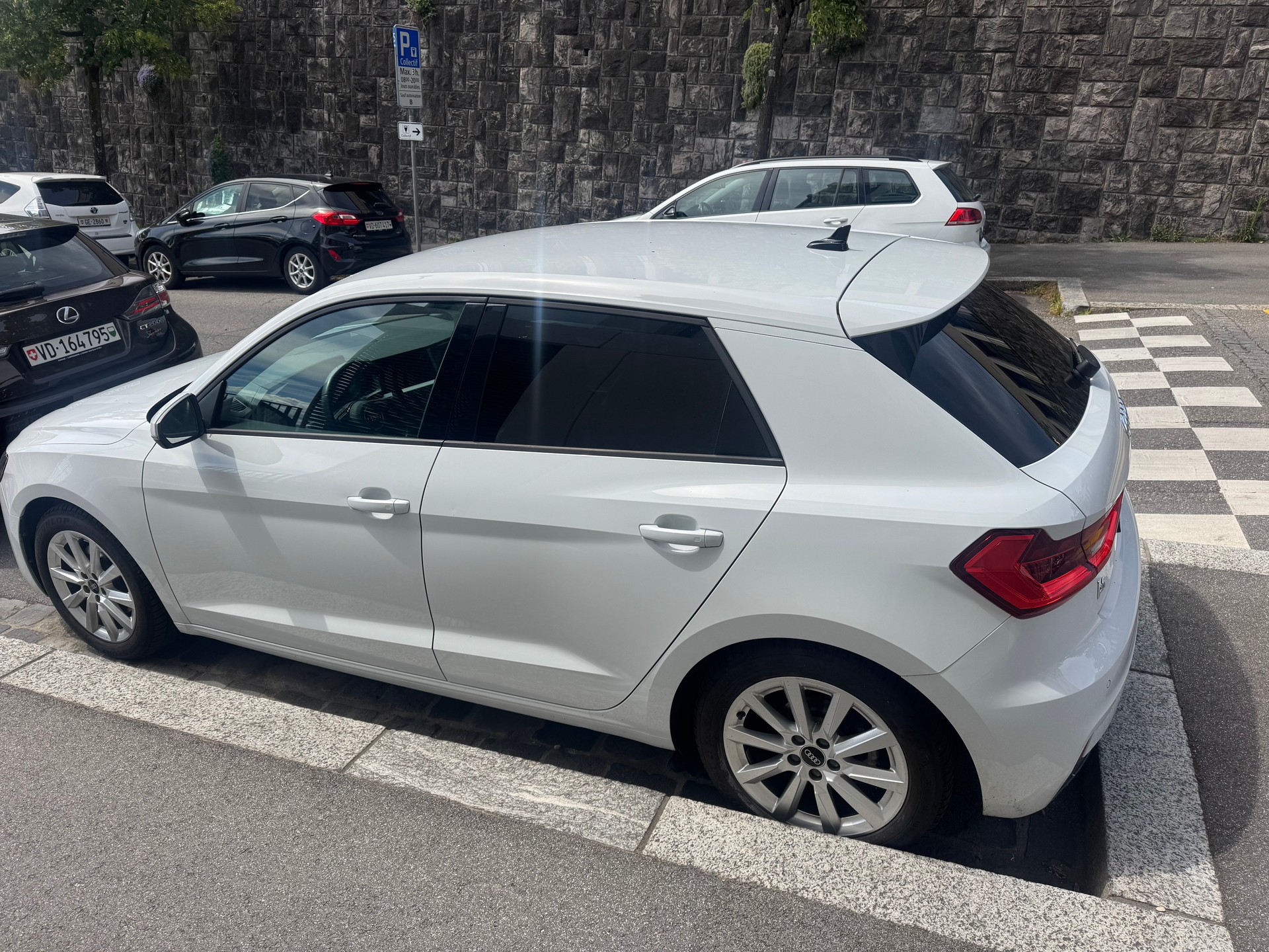 AUDI 1.0 30 TFSI S Line Attraction S-Tronic-image-4