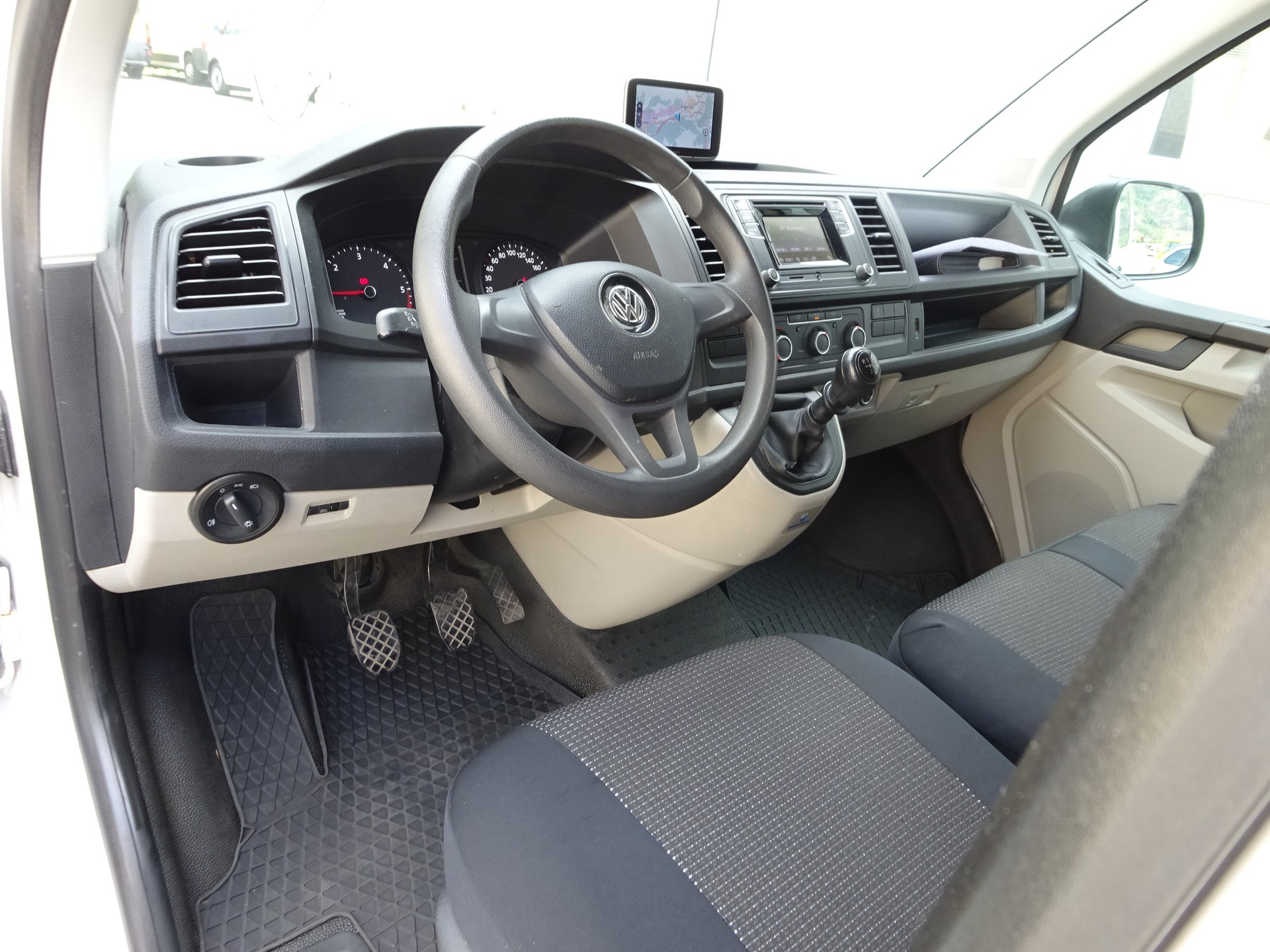 VW T6 2.0 TDI 4Motion-image-15